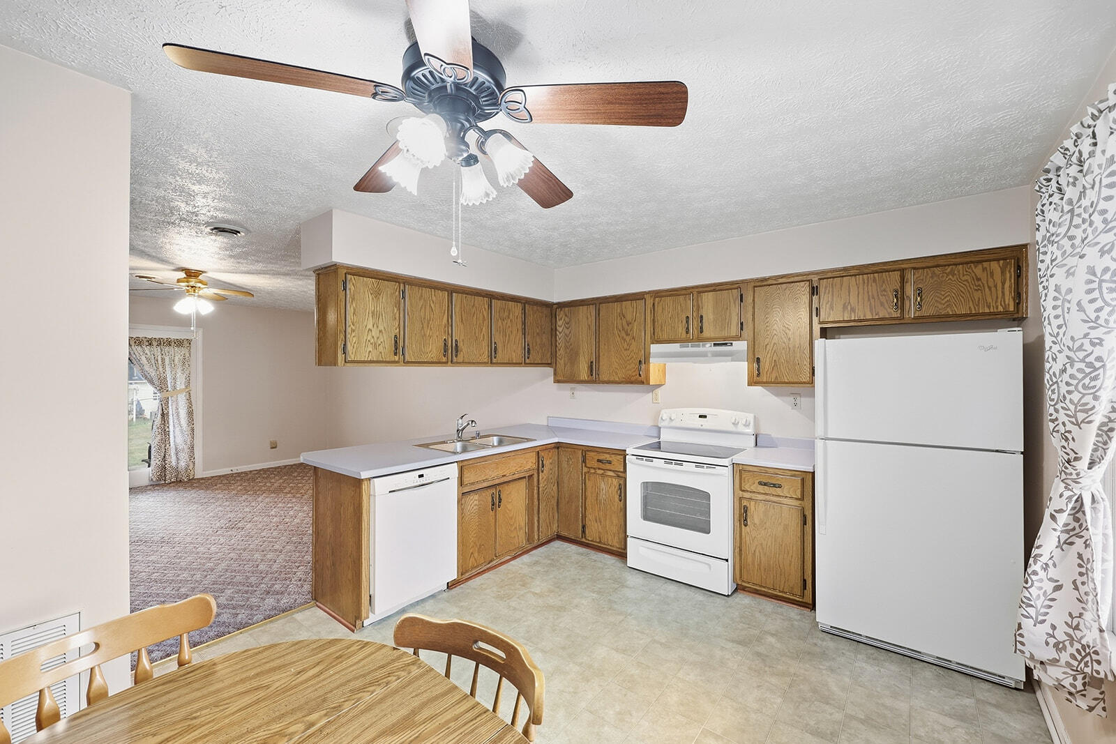 113 Roark Court Property Photo 3