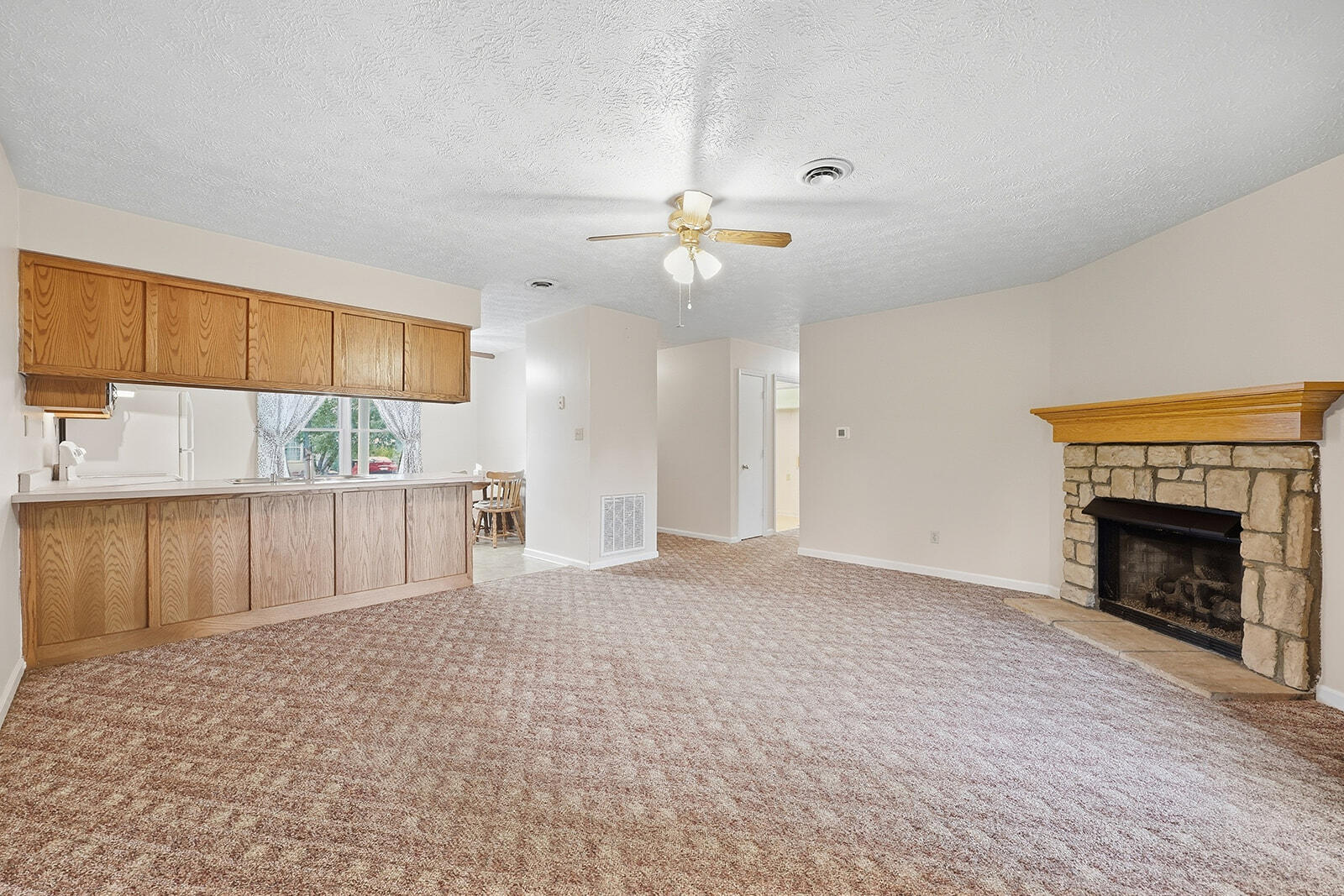 113 Roark Court Property Photo 7