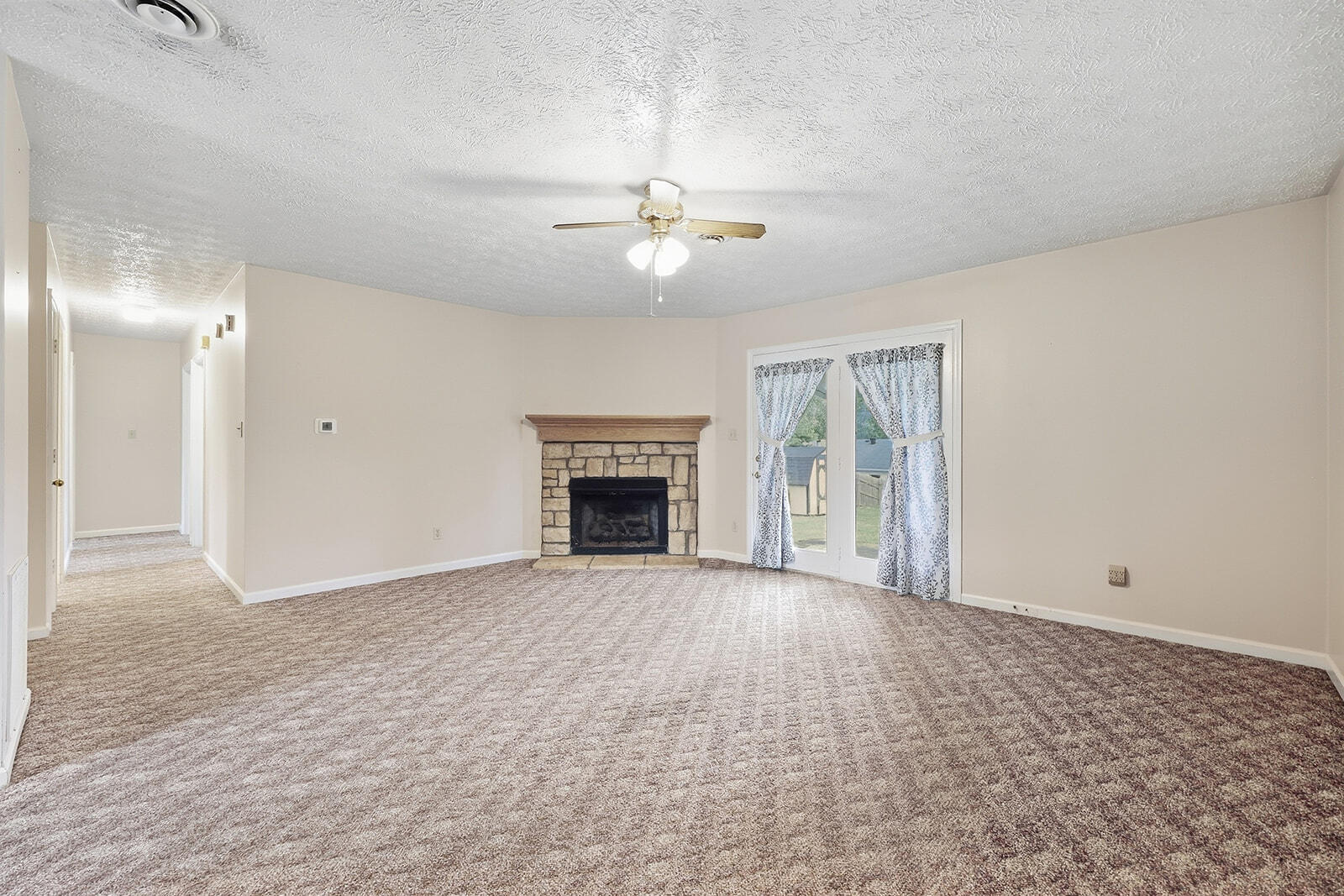 113 Roark Court Property Photo 8
