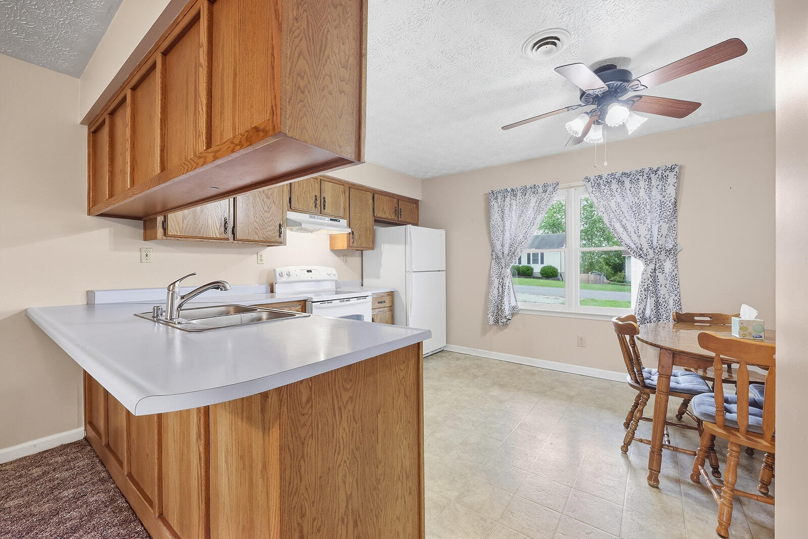 113 Roark Court Property Photo 10