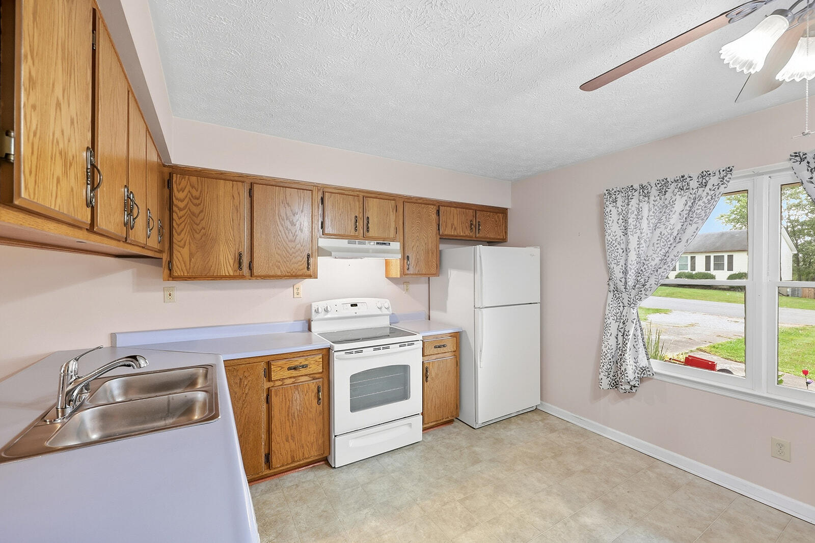 113 Roark Court Property Photo 12