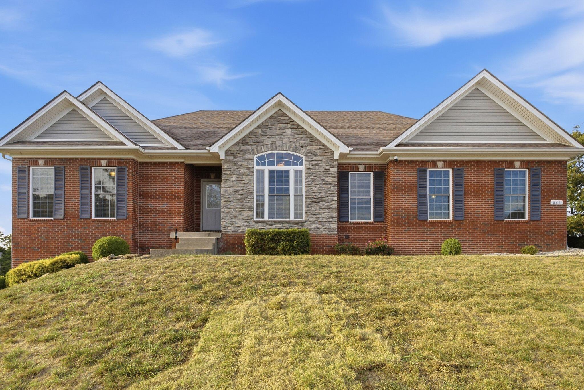 824 Stone Ridge Drive Property Photo 2
