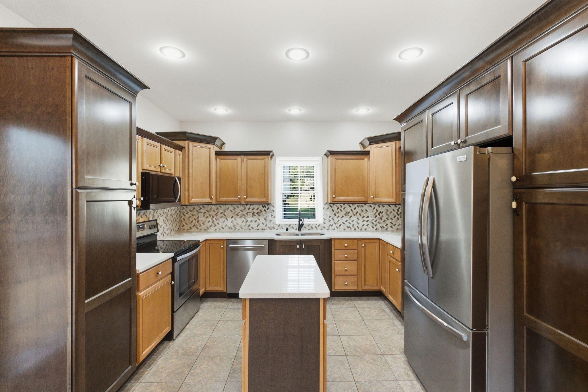 824 Stone Ridge Drive Property Photo 13