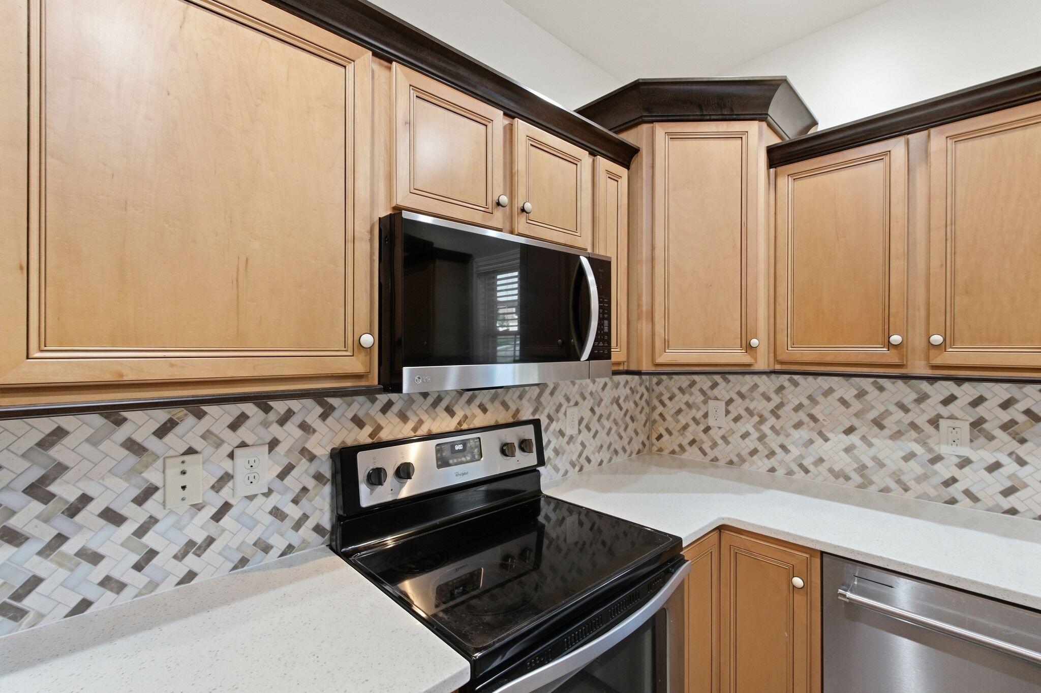 824 Stone Ridge Drive Property Photo 30