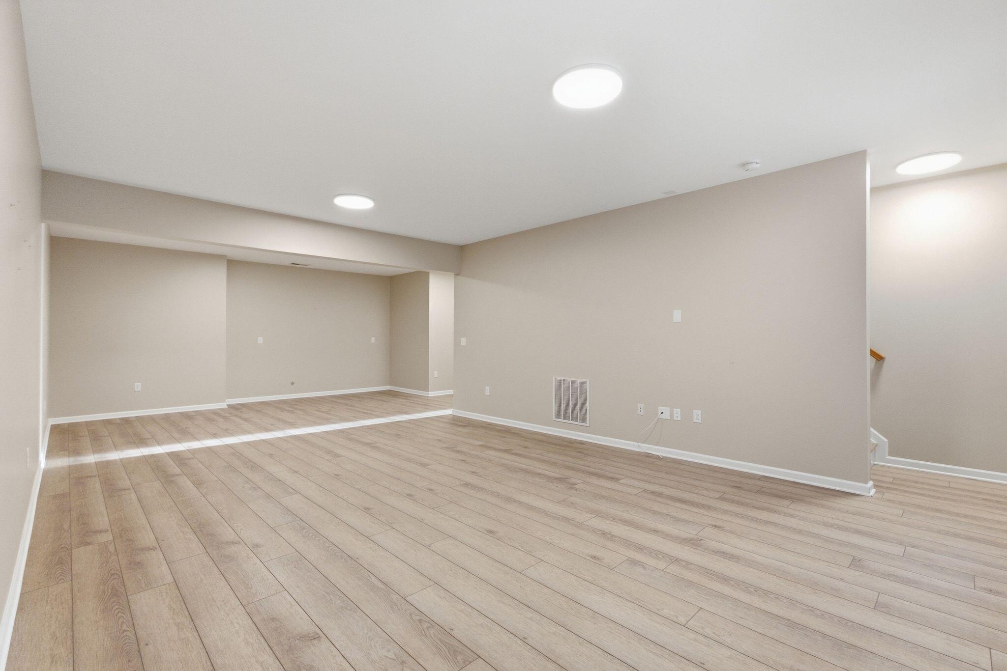 824 Stone Ridge Drive Property Photo 33