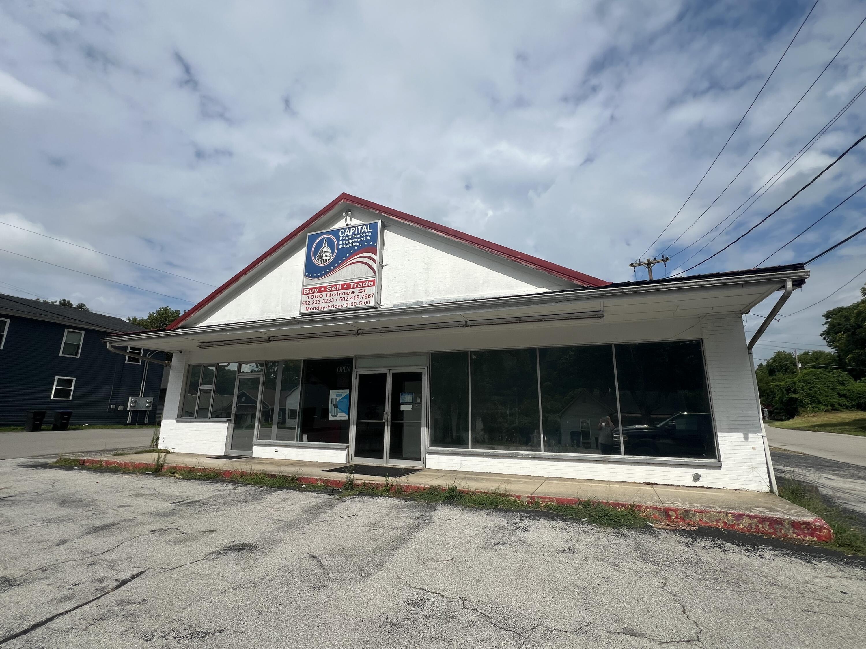 1000 Holmes Street Property Photo 1