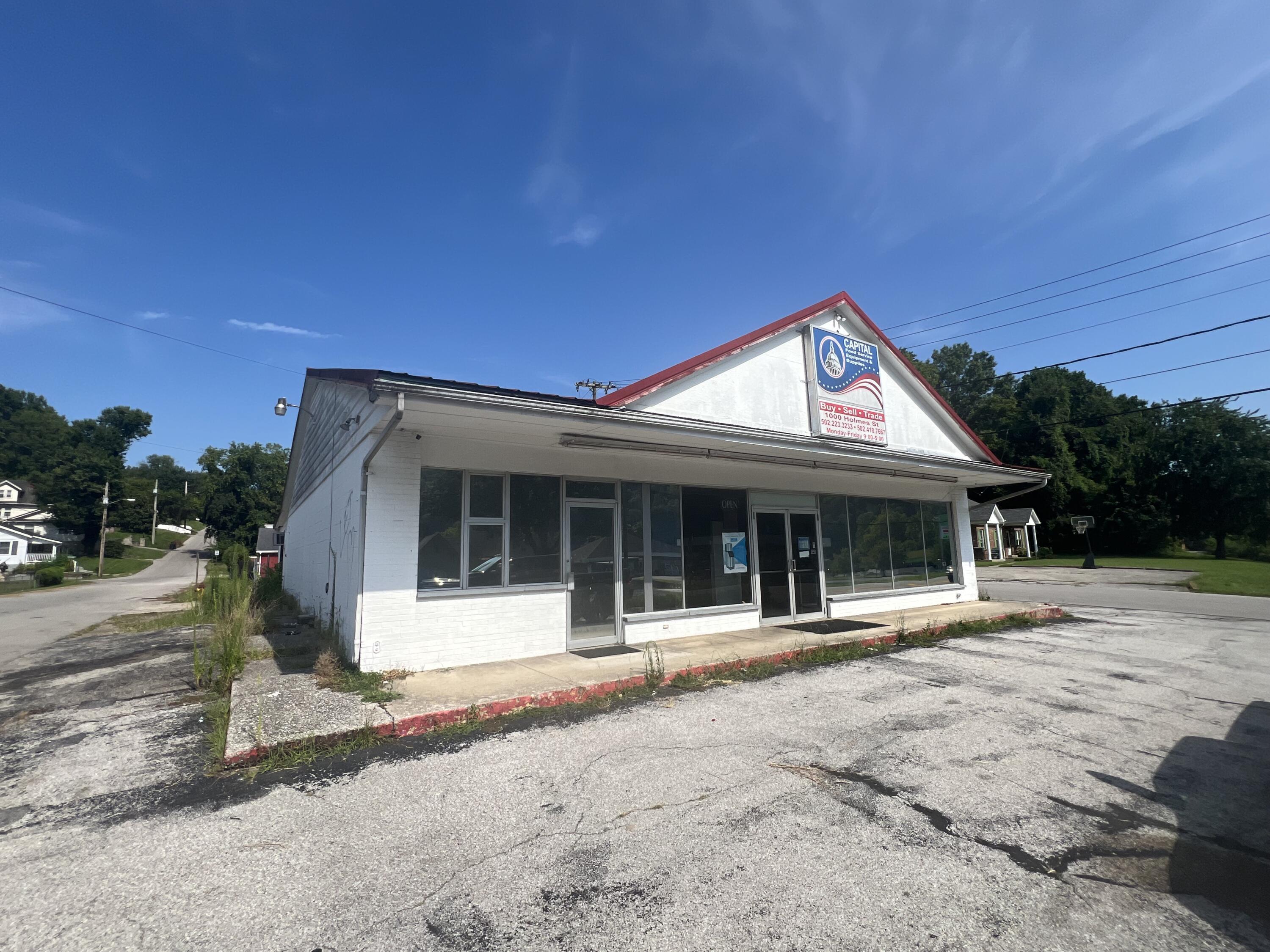 1000 Holmes Street Property Photo 4