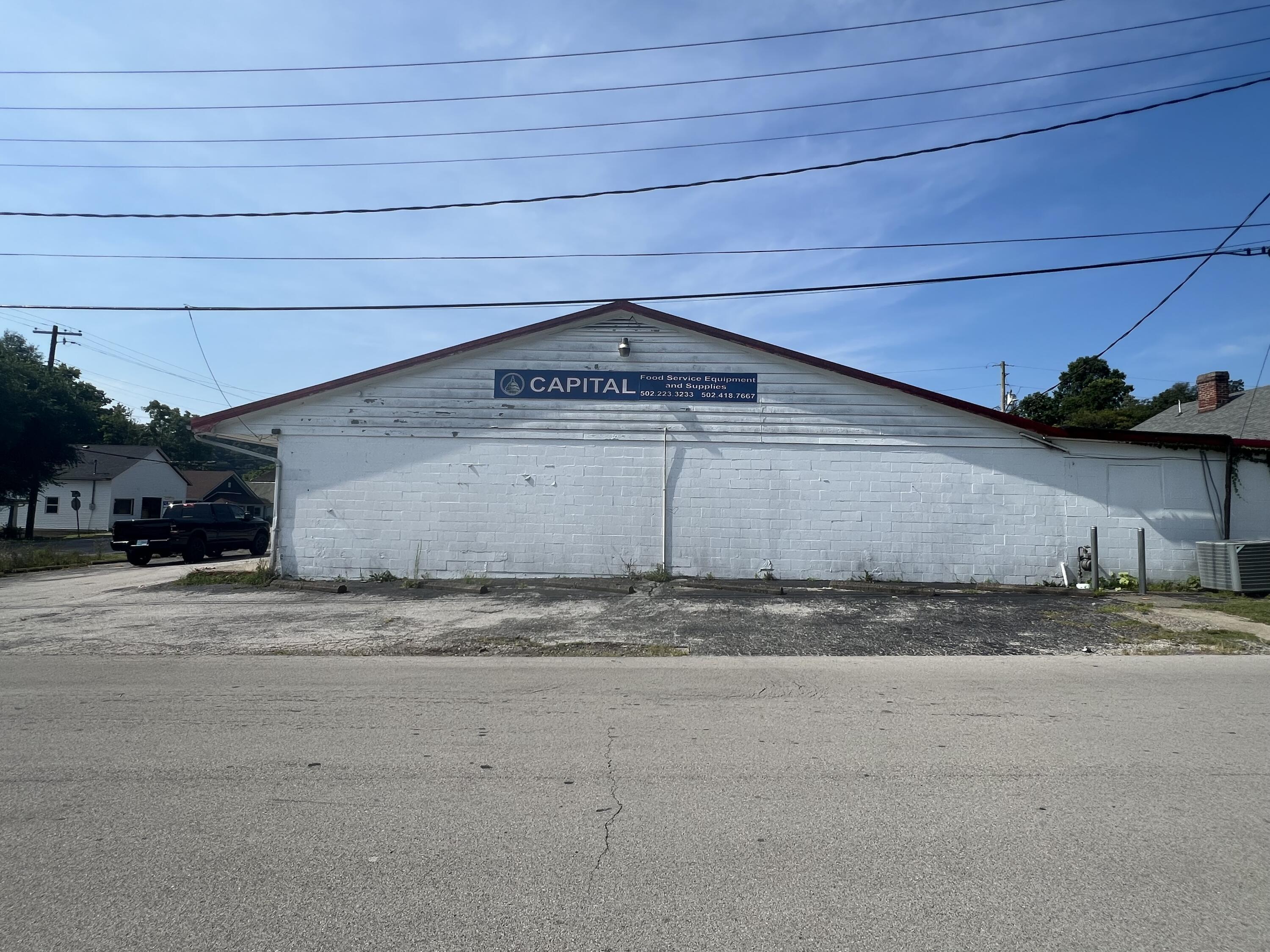 1000 Holmes Street Property Photo 7