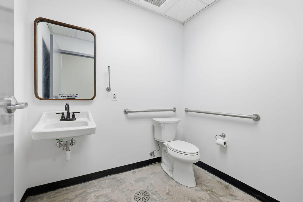 1304 Chestnut Street L Property Photo 8