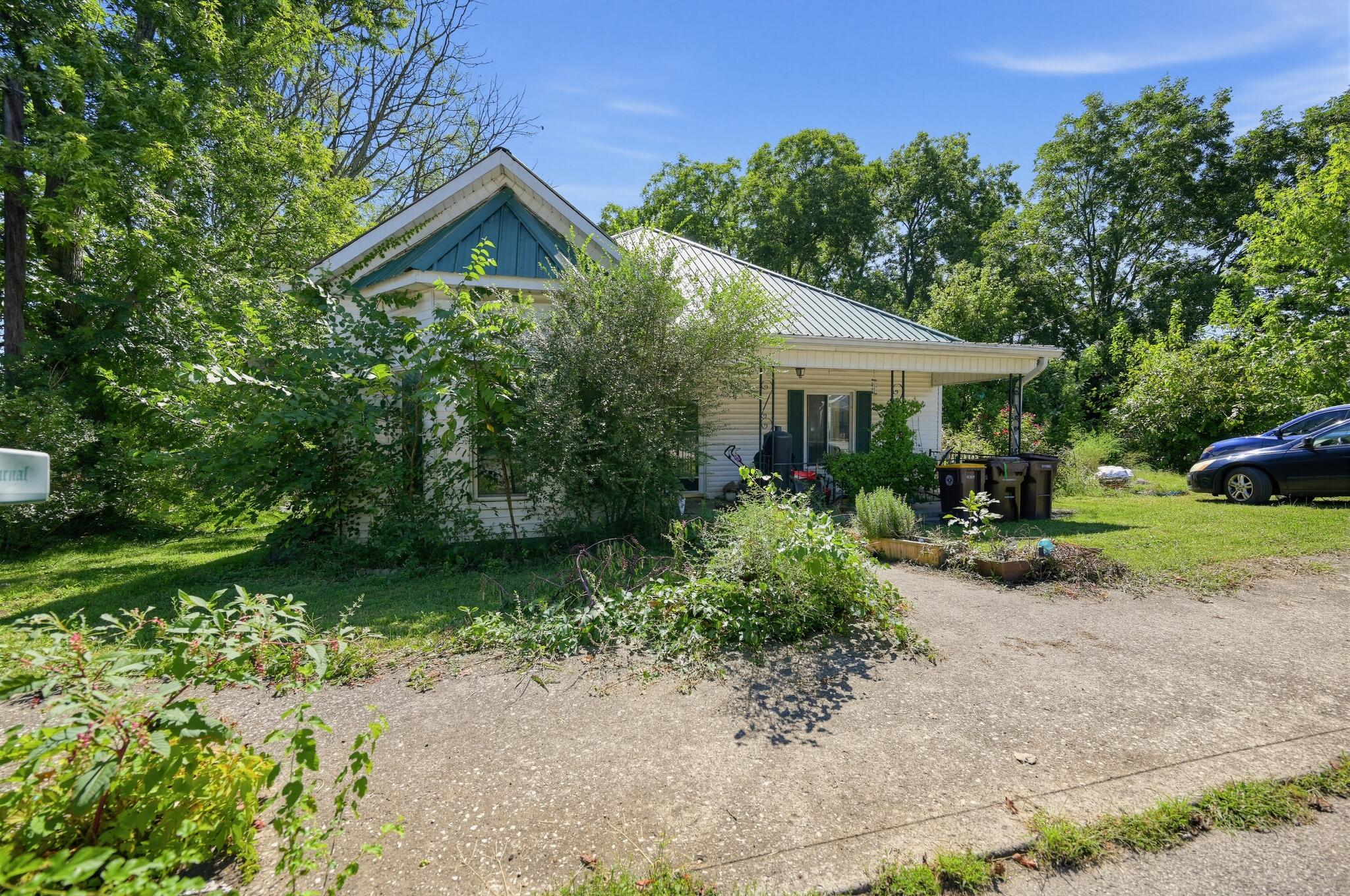 157 Cotter Avenue Property Photo 1