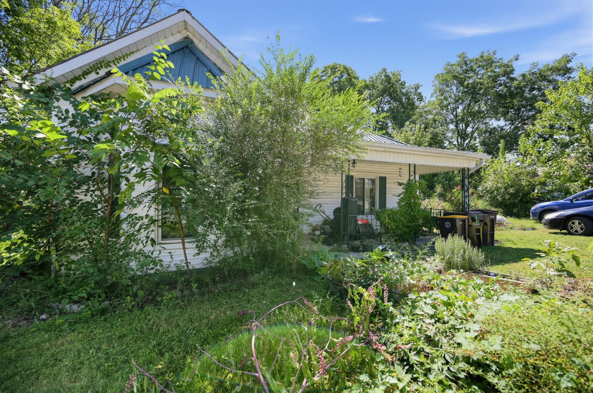 157 Cotter Avenue Property Photo 2