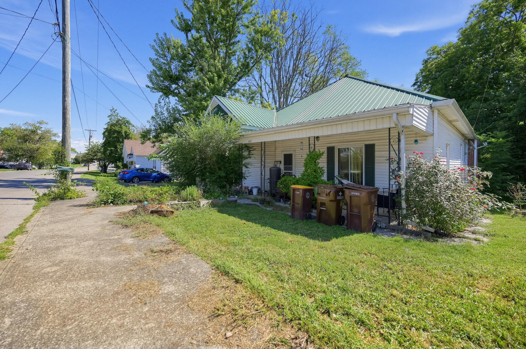 157 Cotter Avenue Property Photo 4