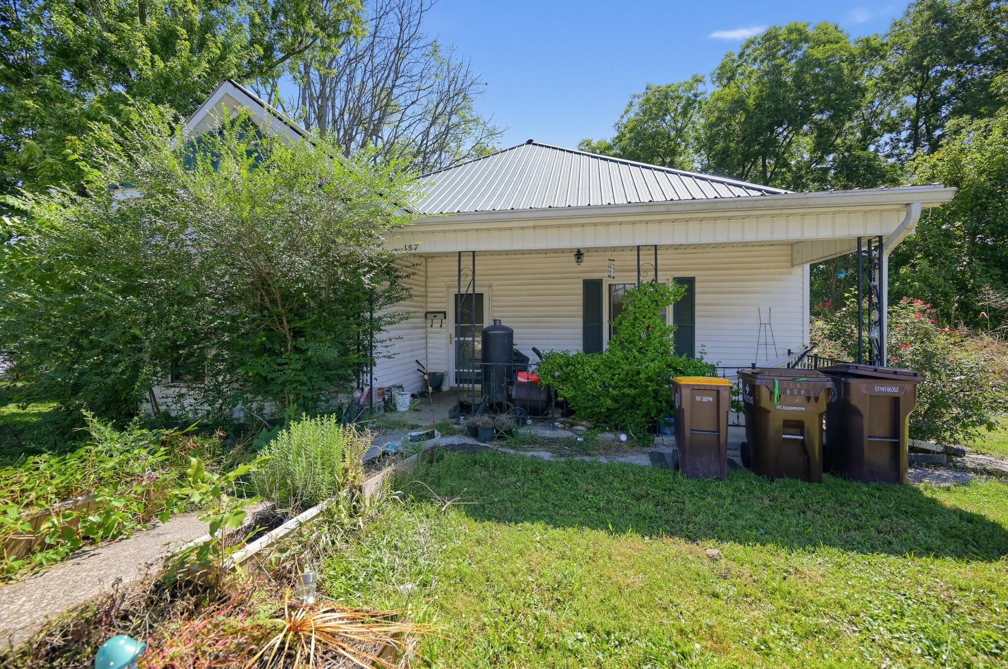157 Cotter Avenue Property Photo 5