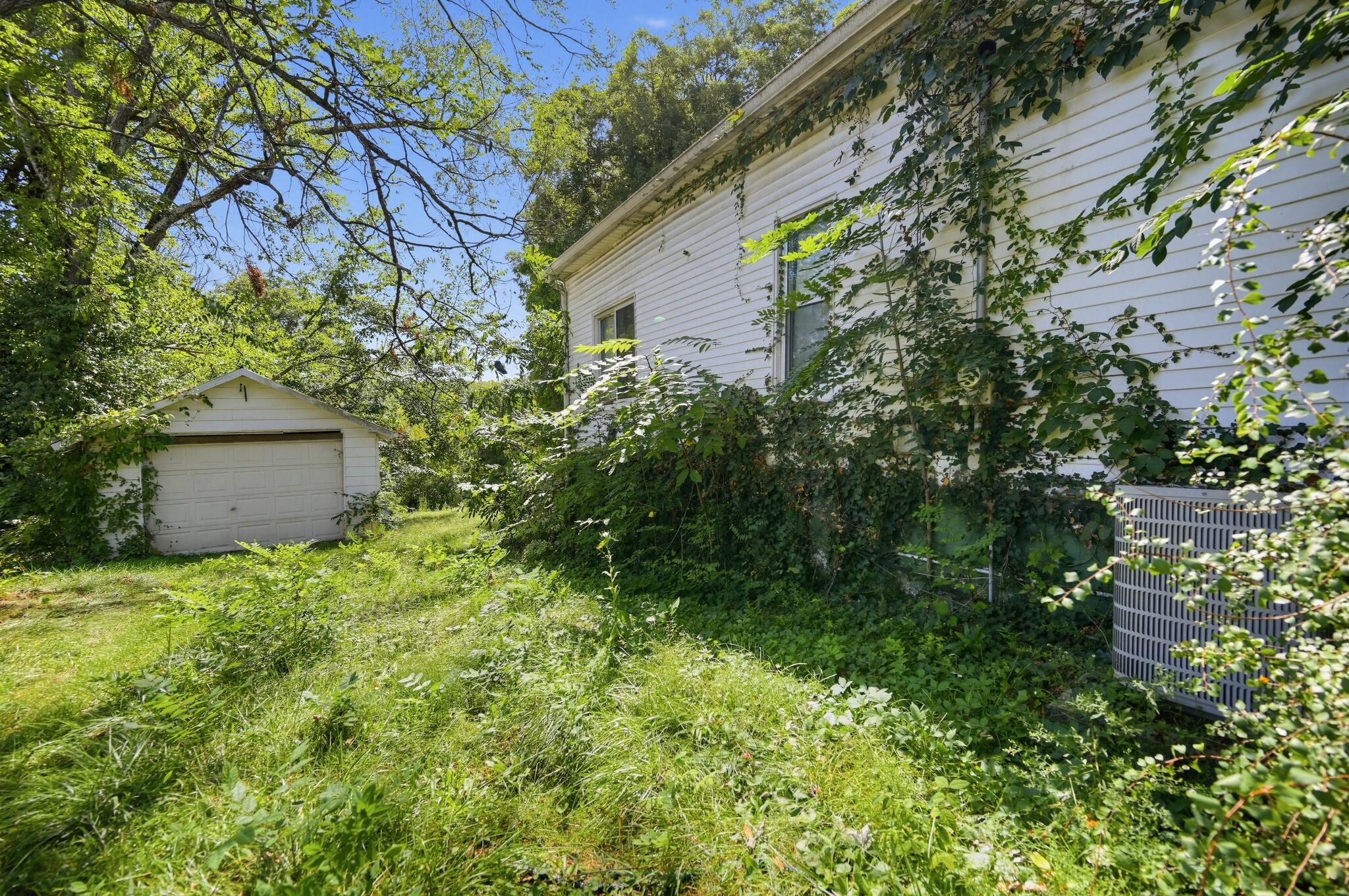 157 Cotter Avenue Property Photo 8