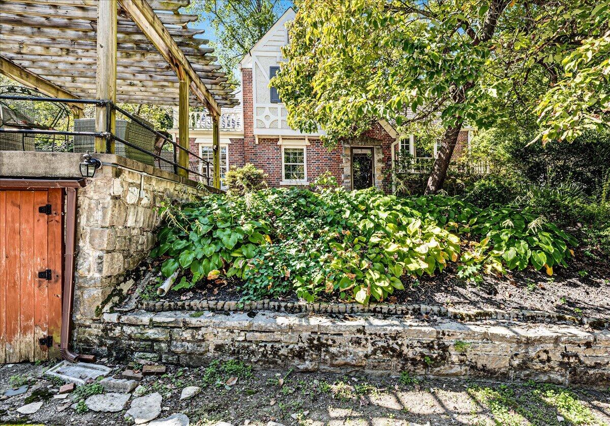 8 Rockland Court Property Photo 5