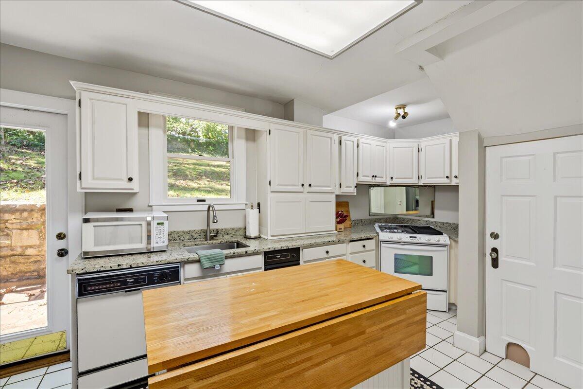 8 Rockland Court Property Photo 21