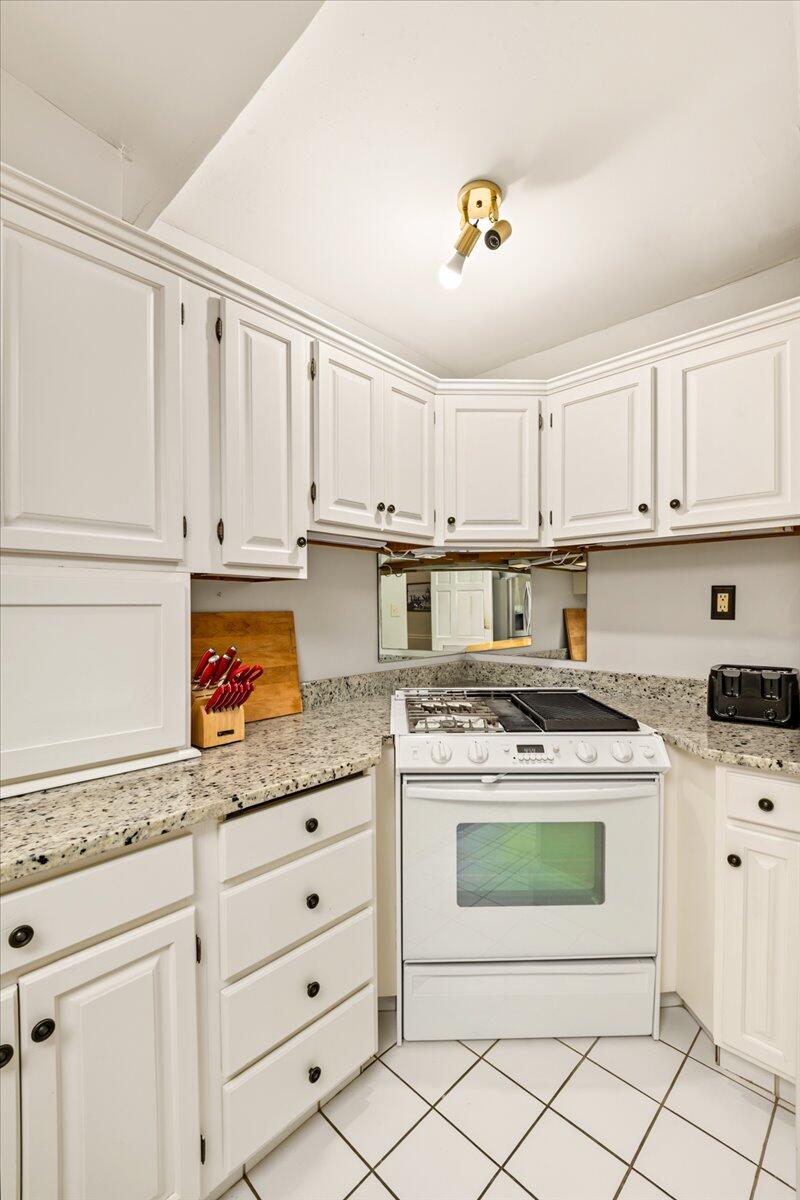 8 Rockland Court Property Photo 24