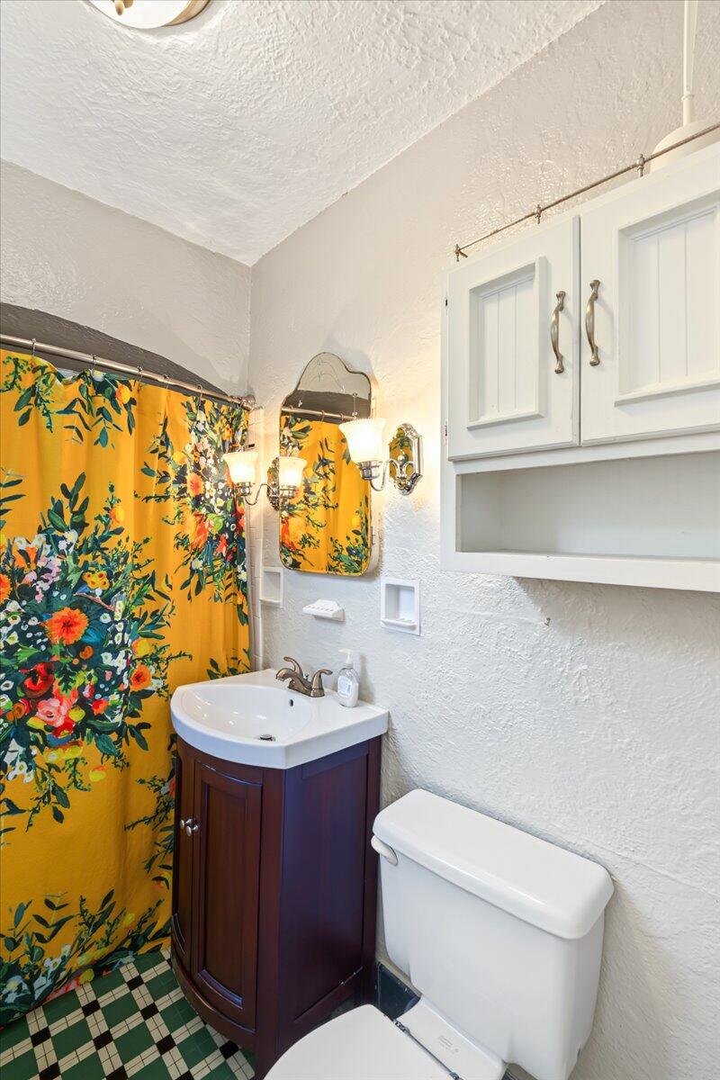 8 Rockland Court Property Photo 33