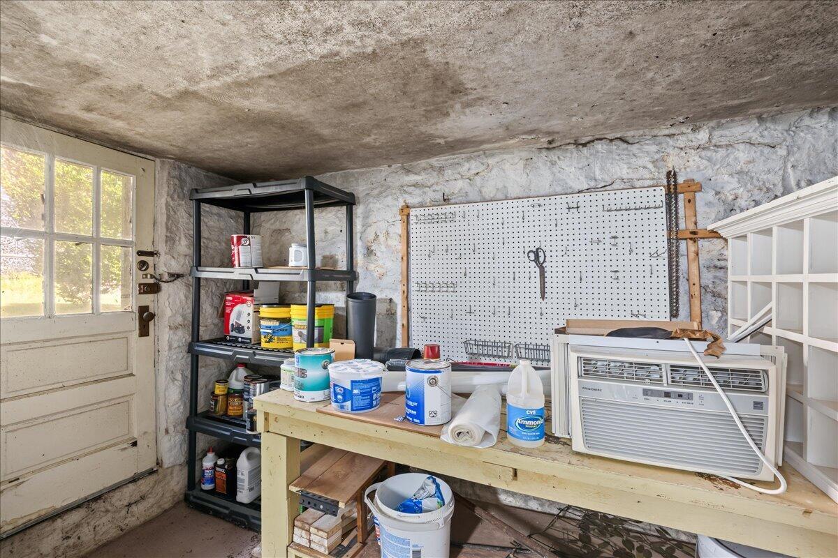 8 Rockland Court Property Photo 40