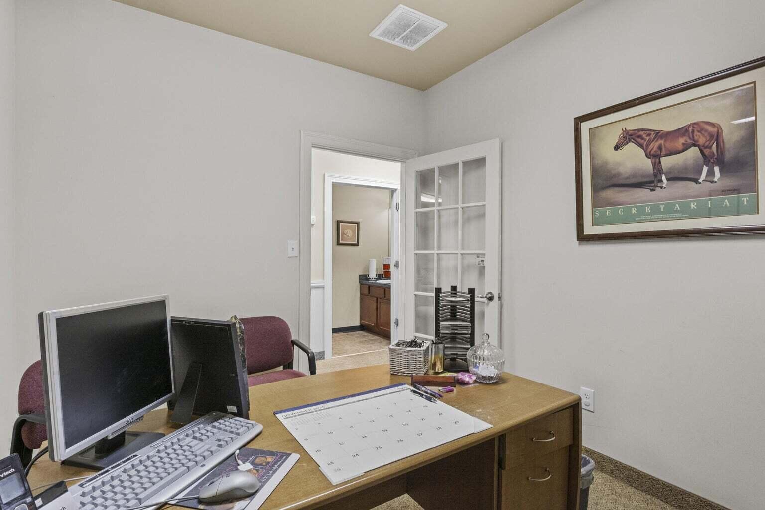 80 Se Codell Drive 250 Property Photo 21