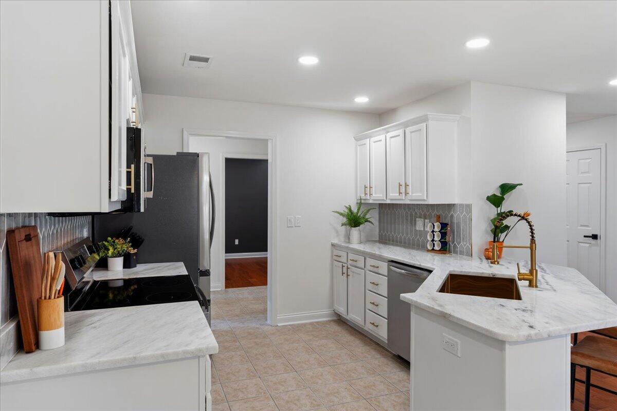 2161 Drummond Drive Property Photo 23