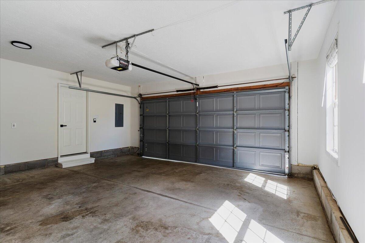 2161 Drummond Drive Property Photo 43