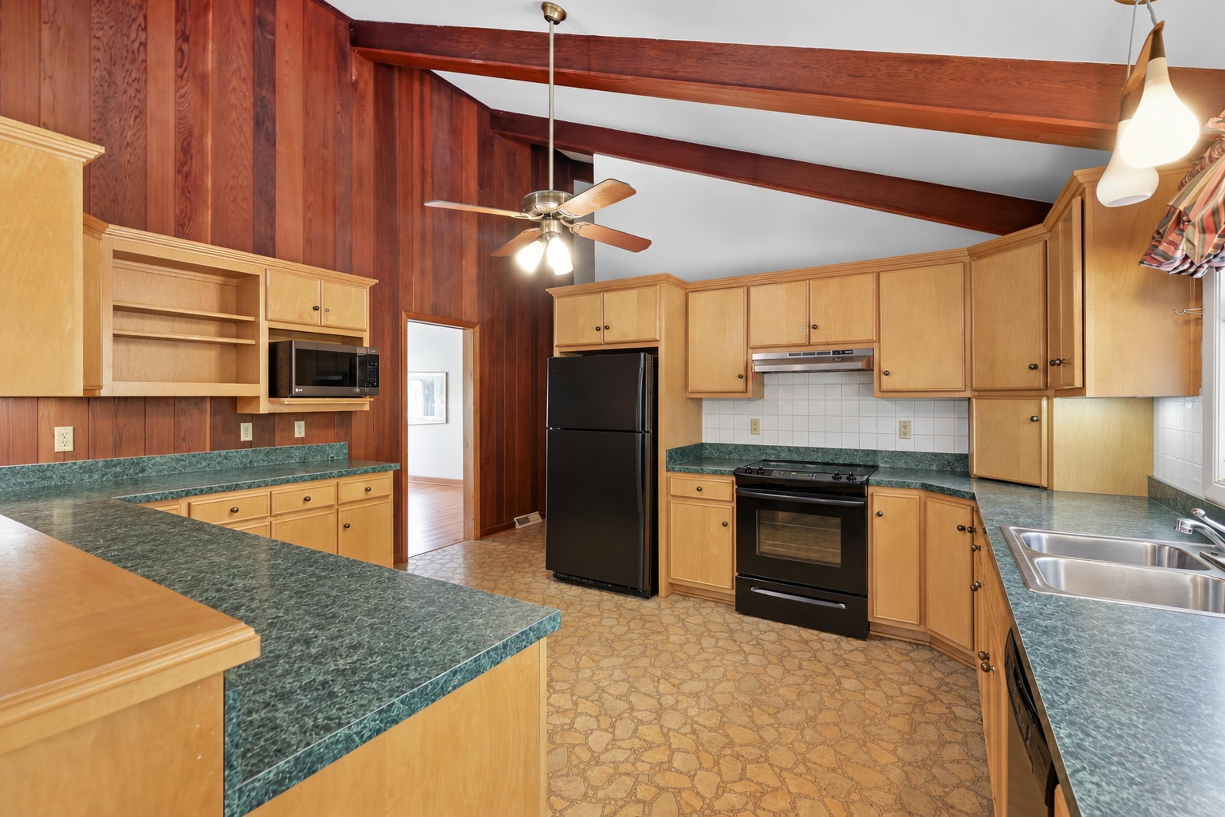 1272 Standish Way Property Photo 17