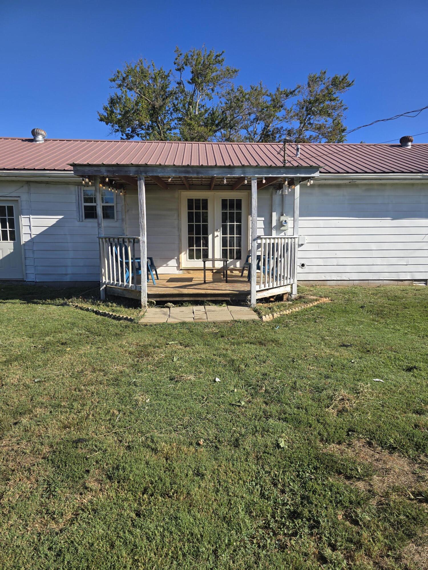 1463 Old Hwy 90 Property Photo 8