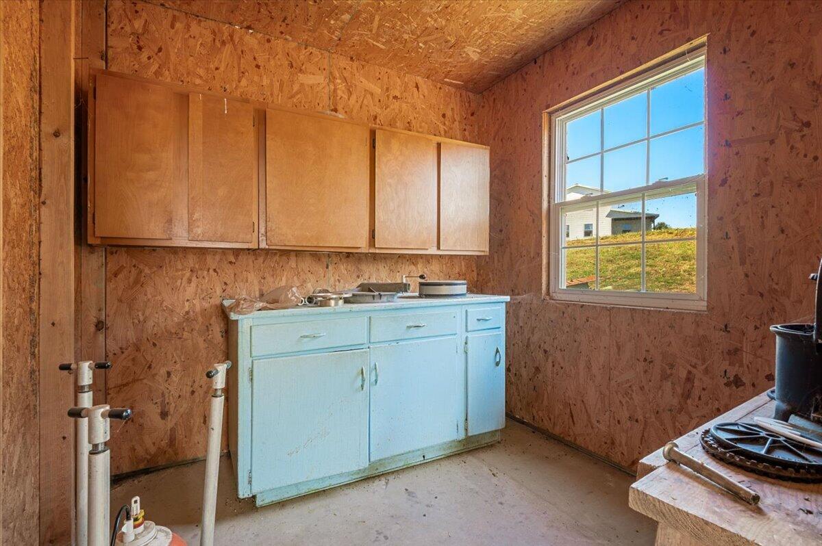508 Ky-2002 Property Photo 37