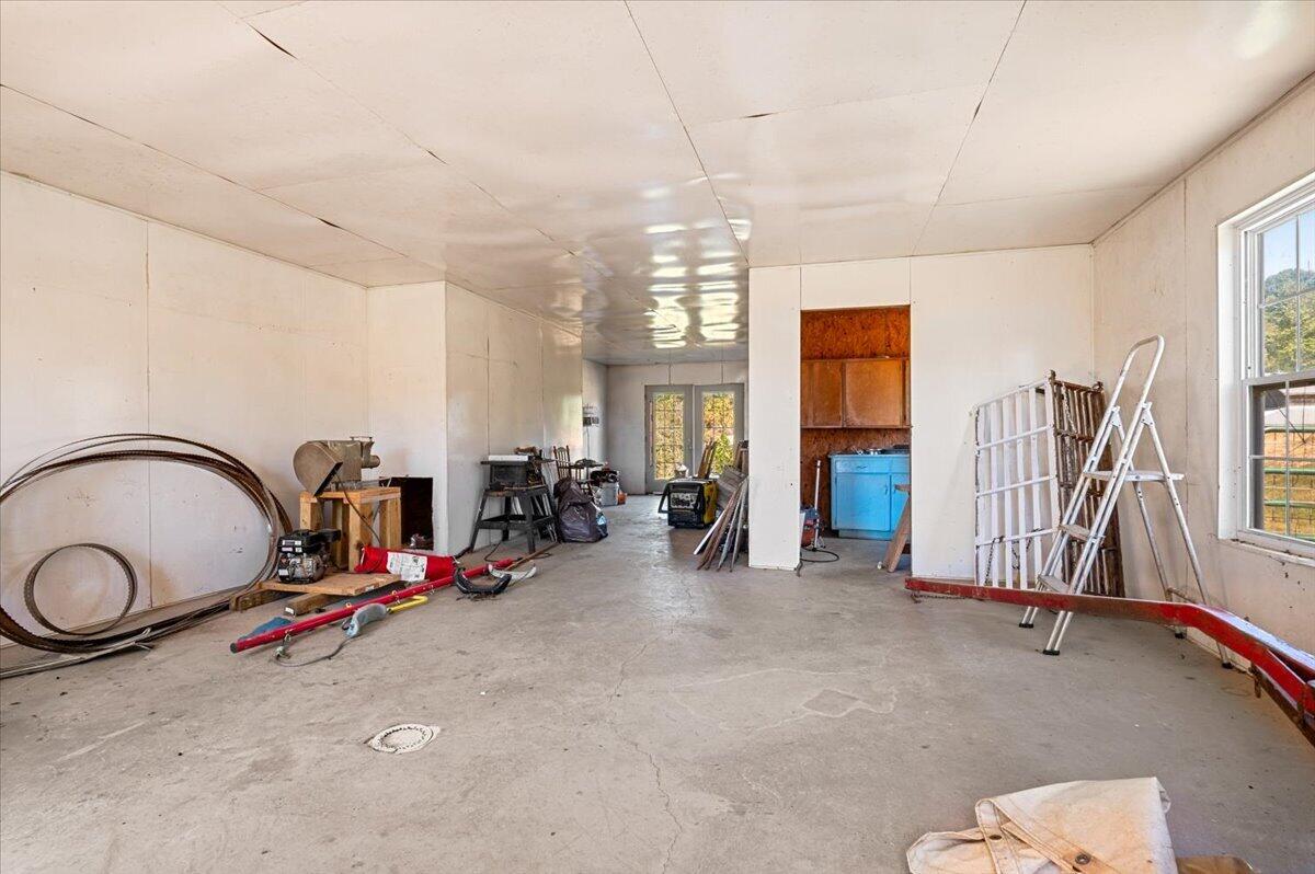 508 Ky-2002 Property Photo 38
