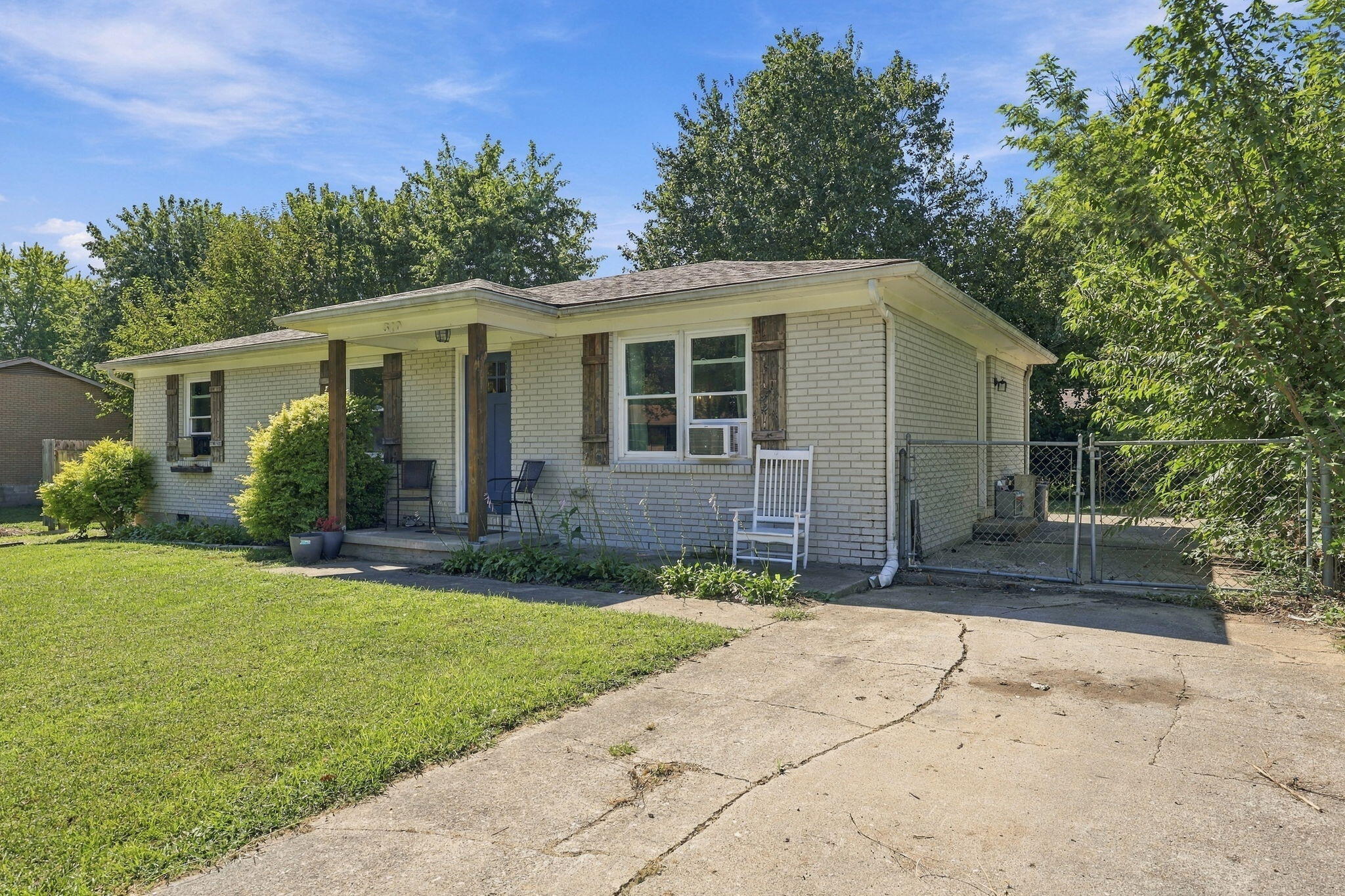 310 Center Street Property Photo 2
