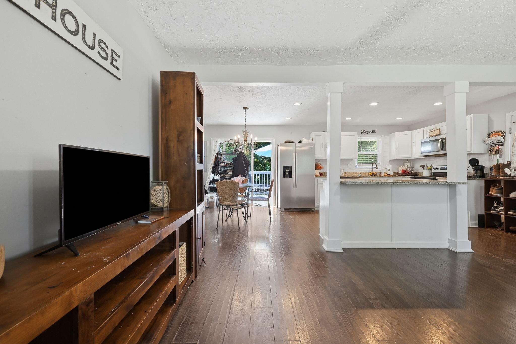310 Center Street Property Photo 6