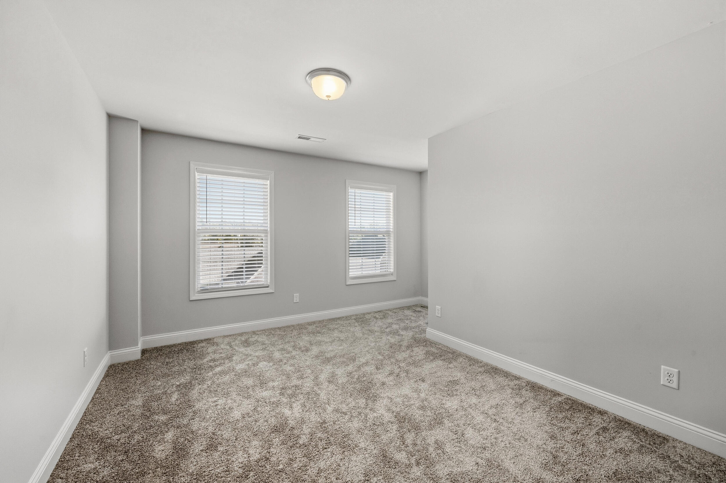328 White Cliffs Lane Property Photo 21