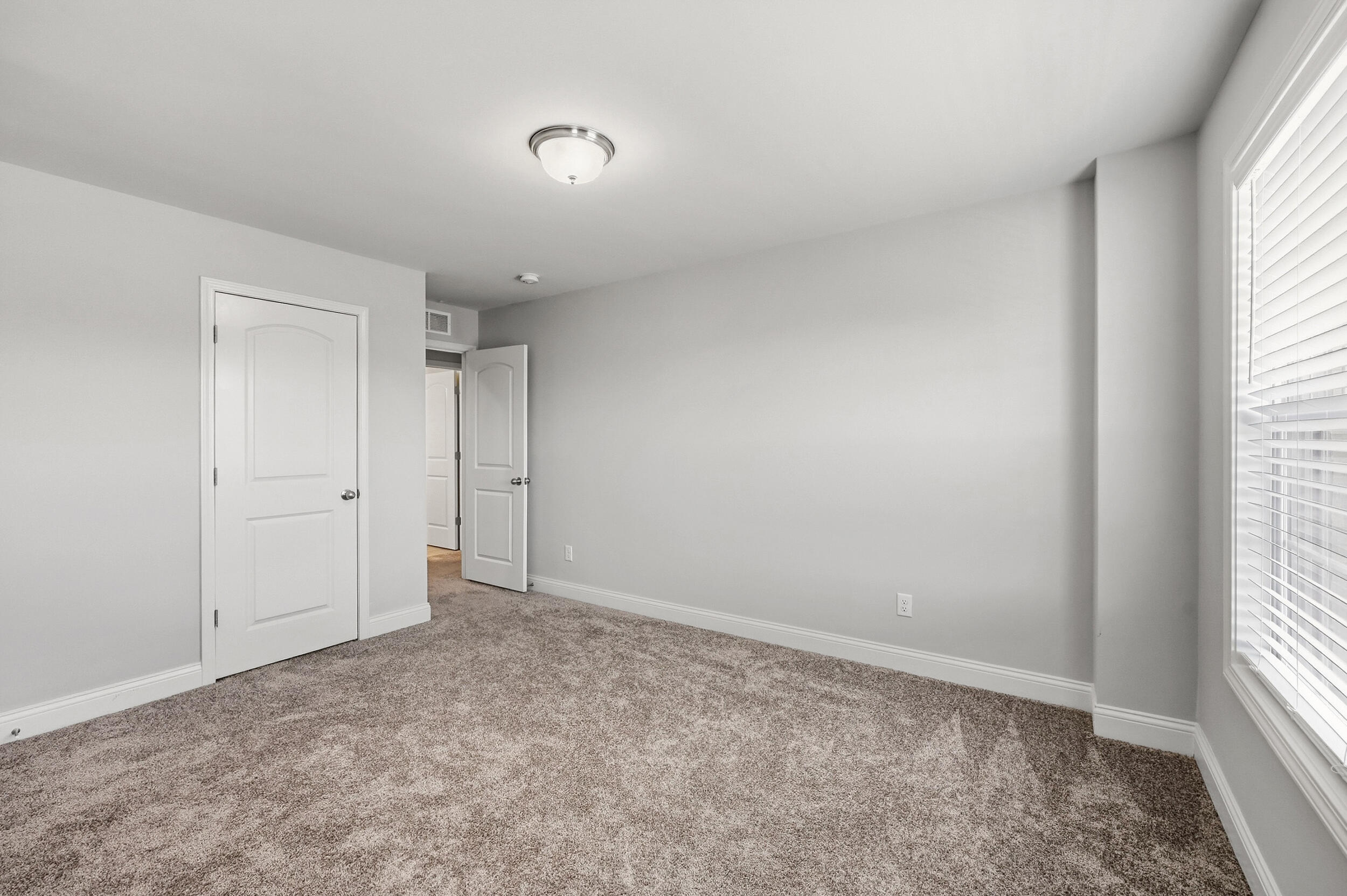 328 White Cliffs Lane Property Photo 22