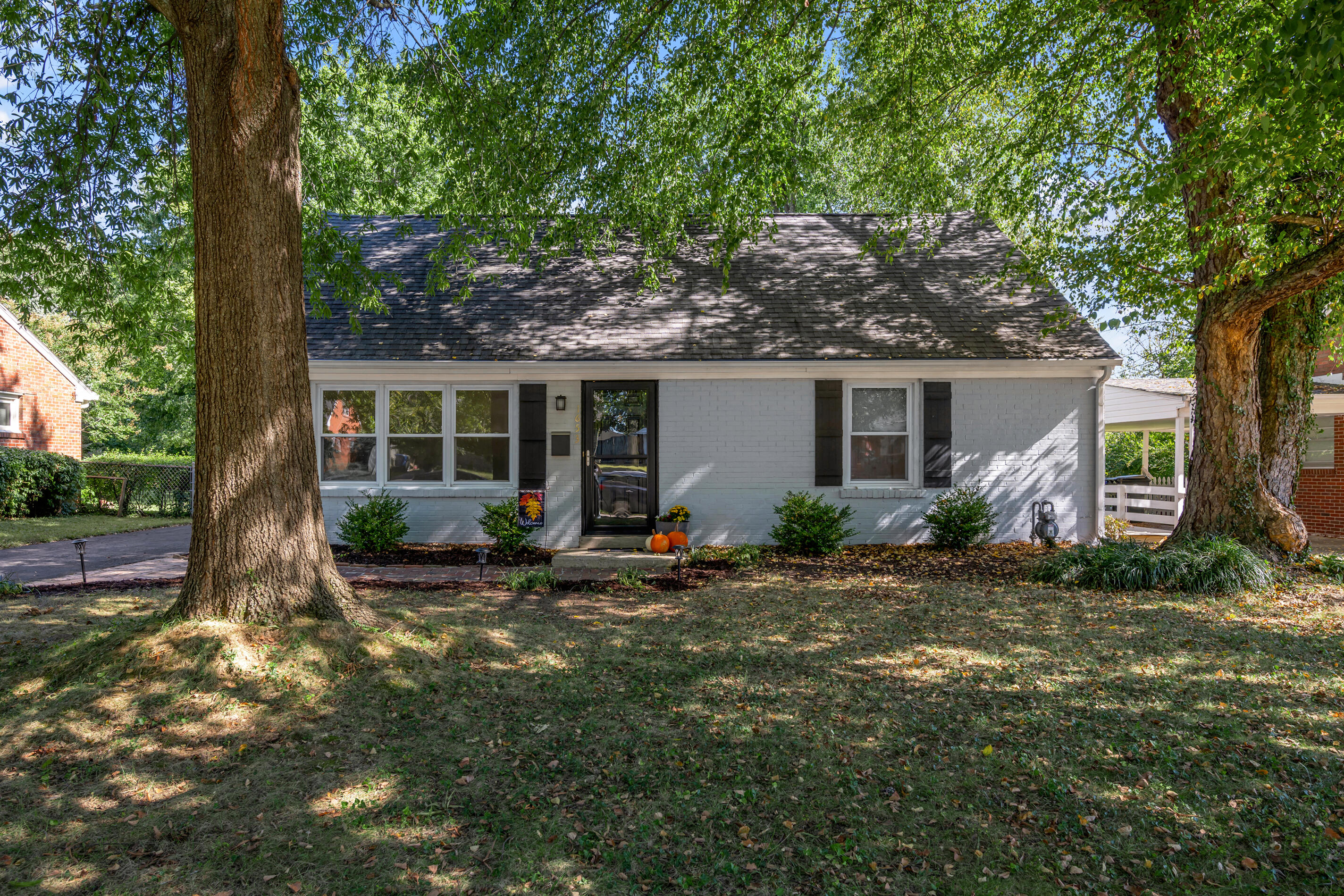 1653 Lindy Lane Property Photo 1