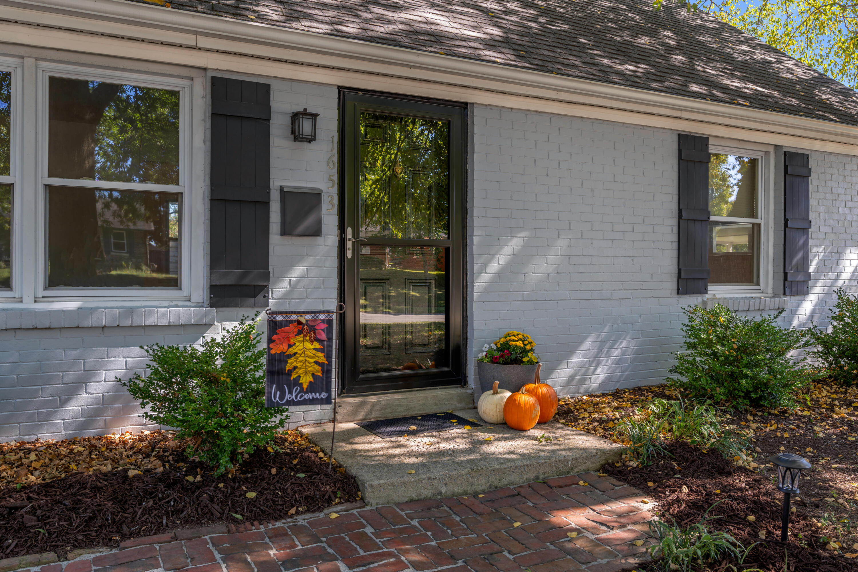 1653 Lindy Lane Property Photo 2