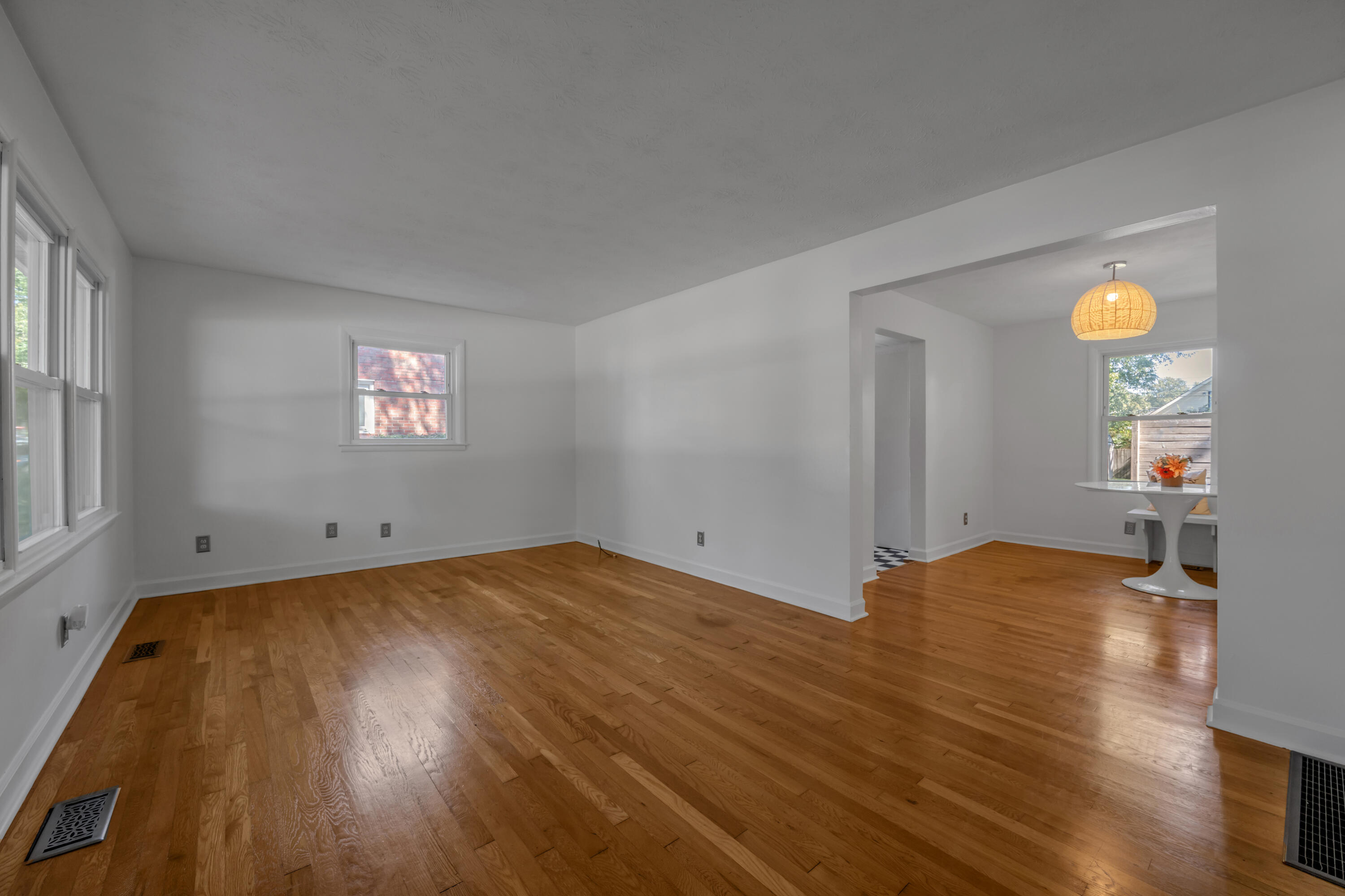 1653 Lindy Lane Property Photo 4
