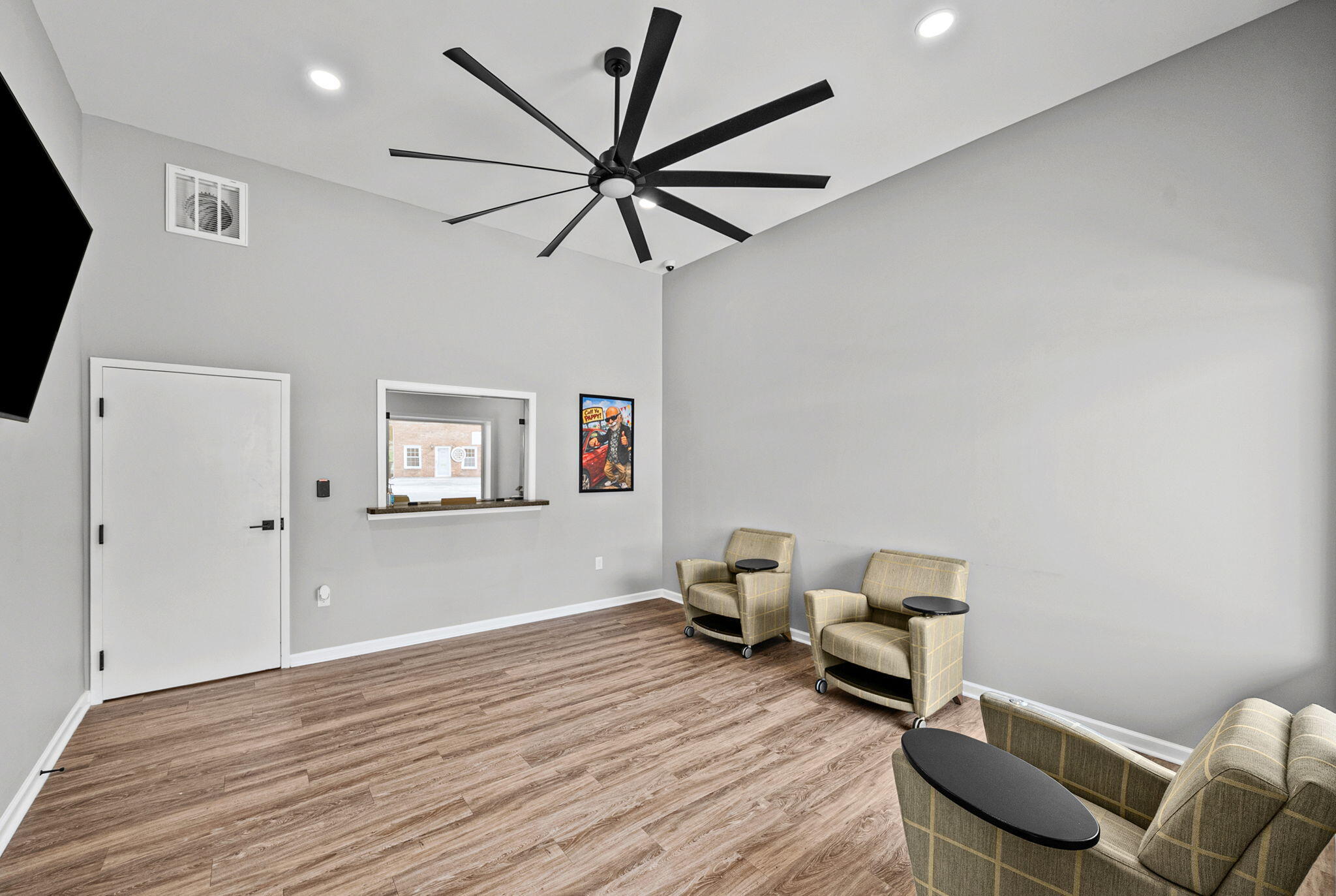2304 S Walnut Street Property Photo 5