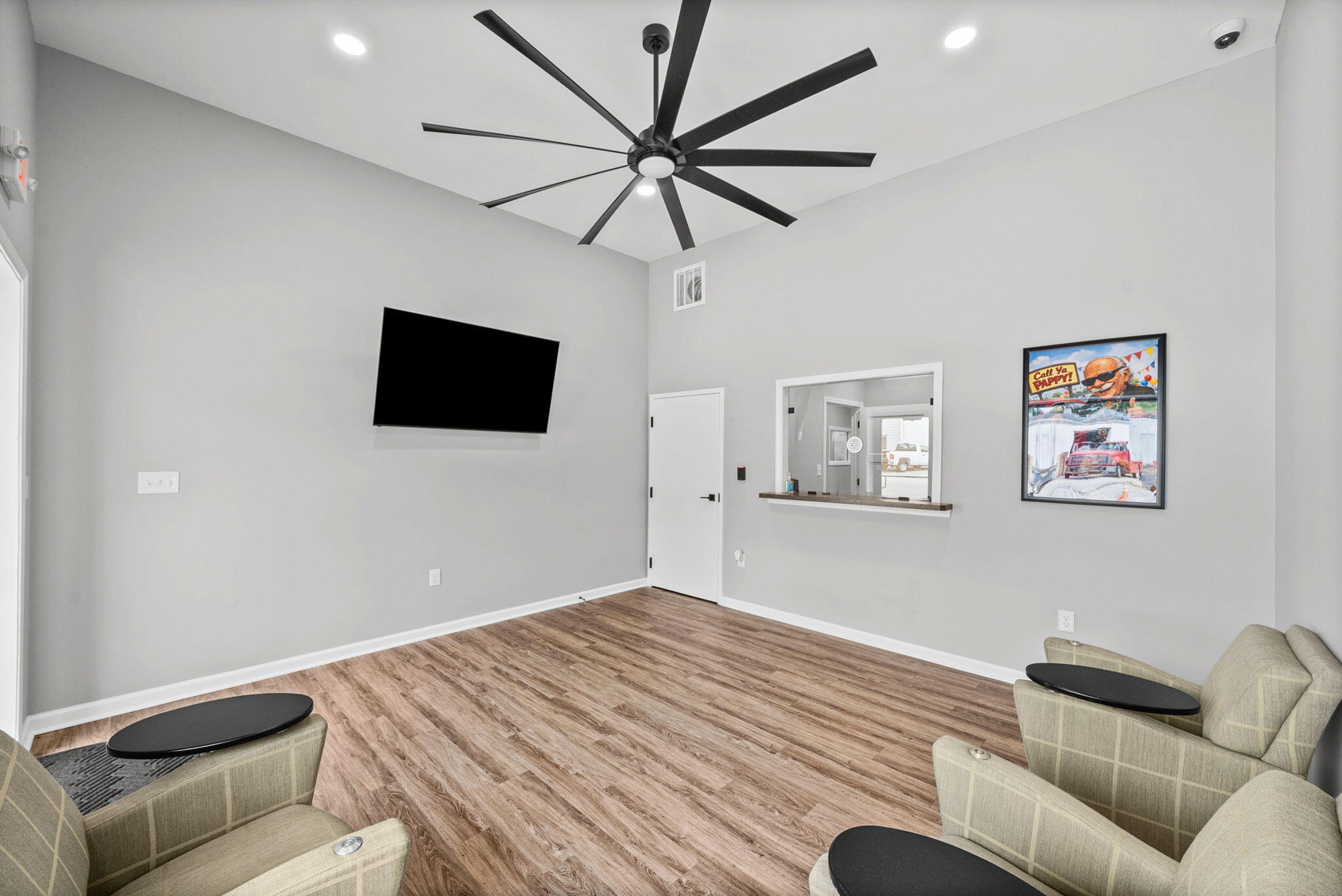 2304 S Walnut Street Property Photo 8