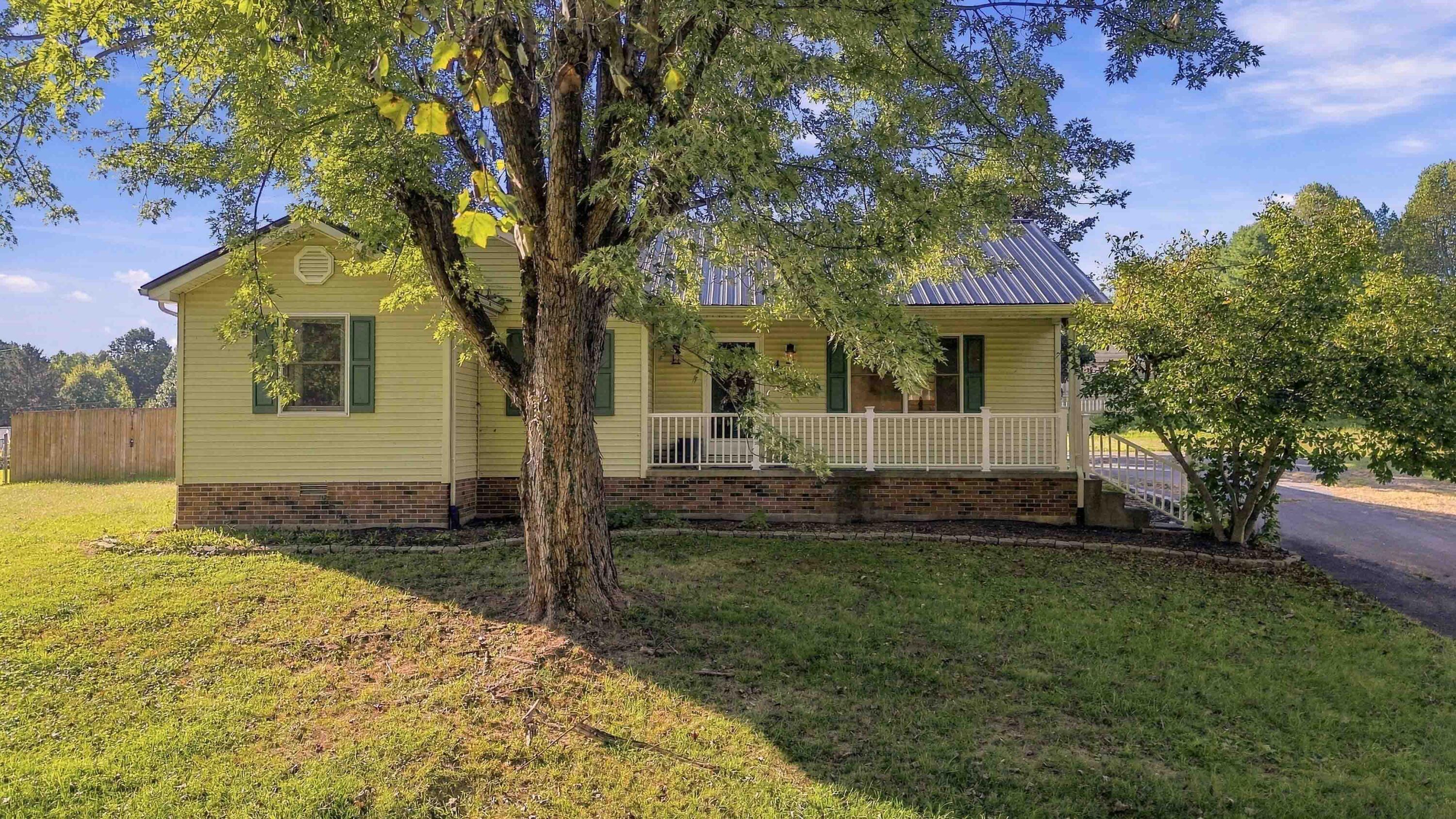 436 Halls Gap Estates Road Property Photo 2