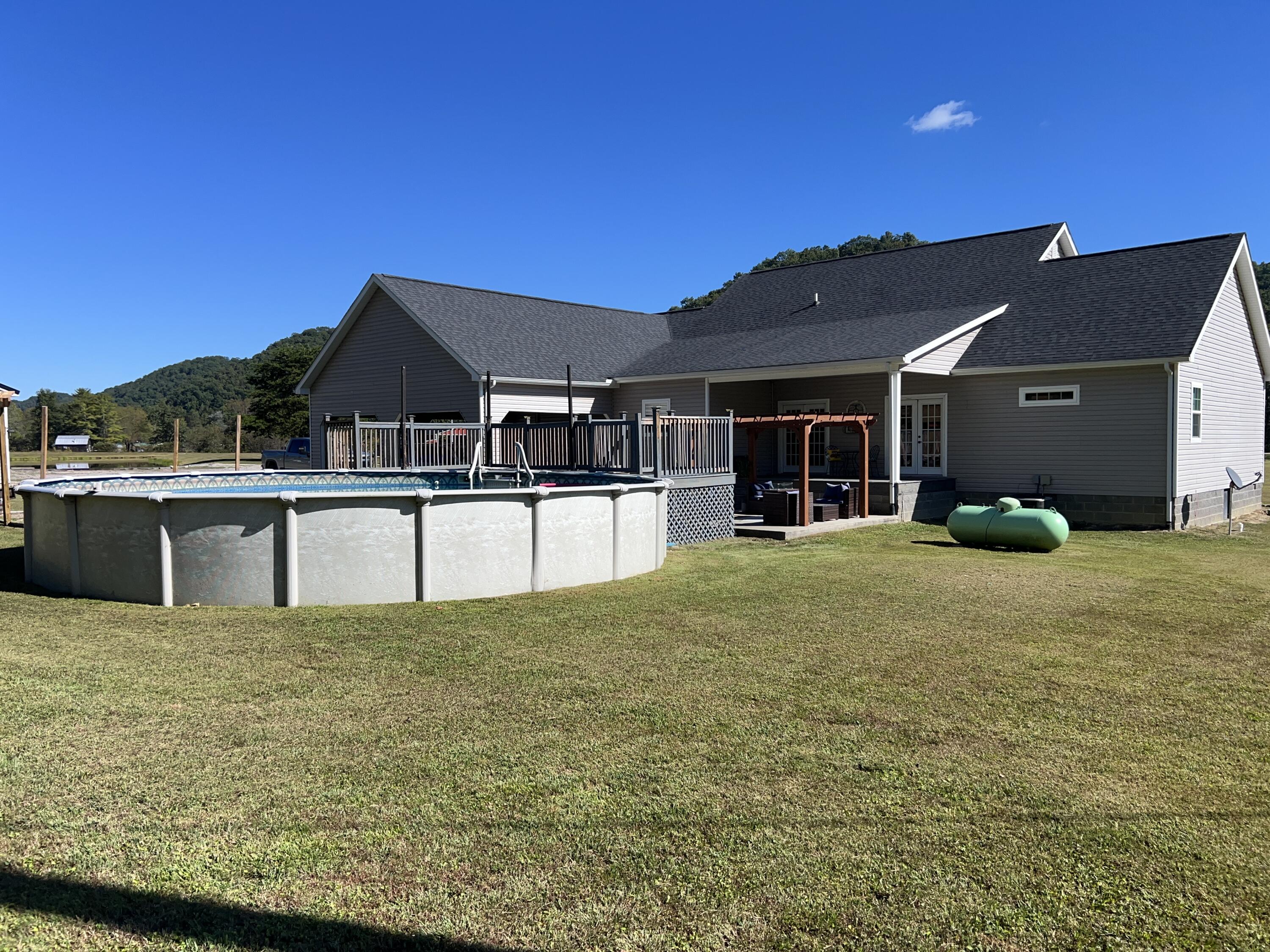 11001 Cranston Road Property Photo 6