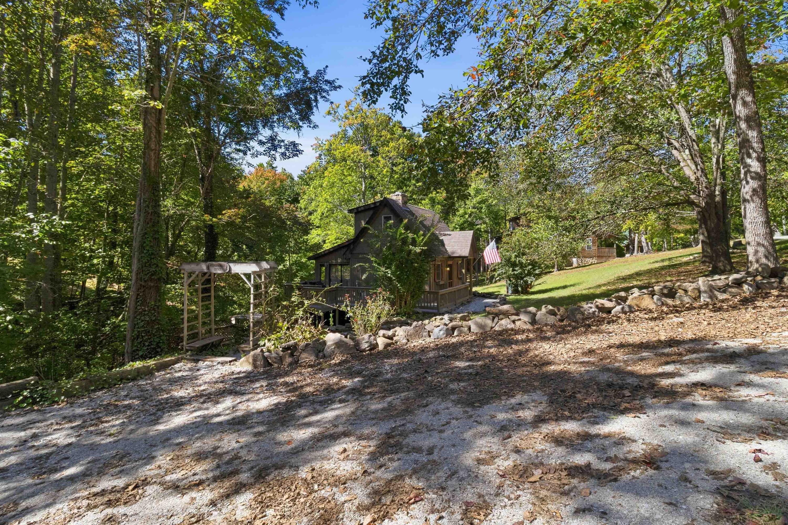 239 Enchanted Forest Way Property Photo 6