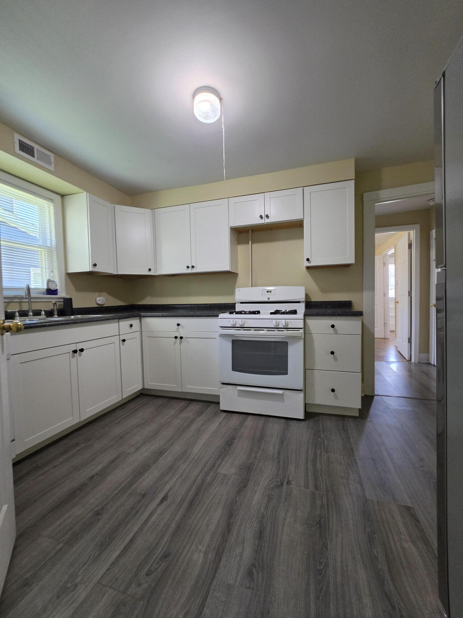433 Main Avenue Property Photo 8