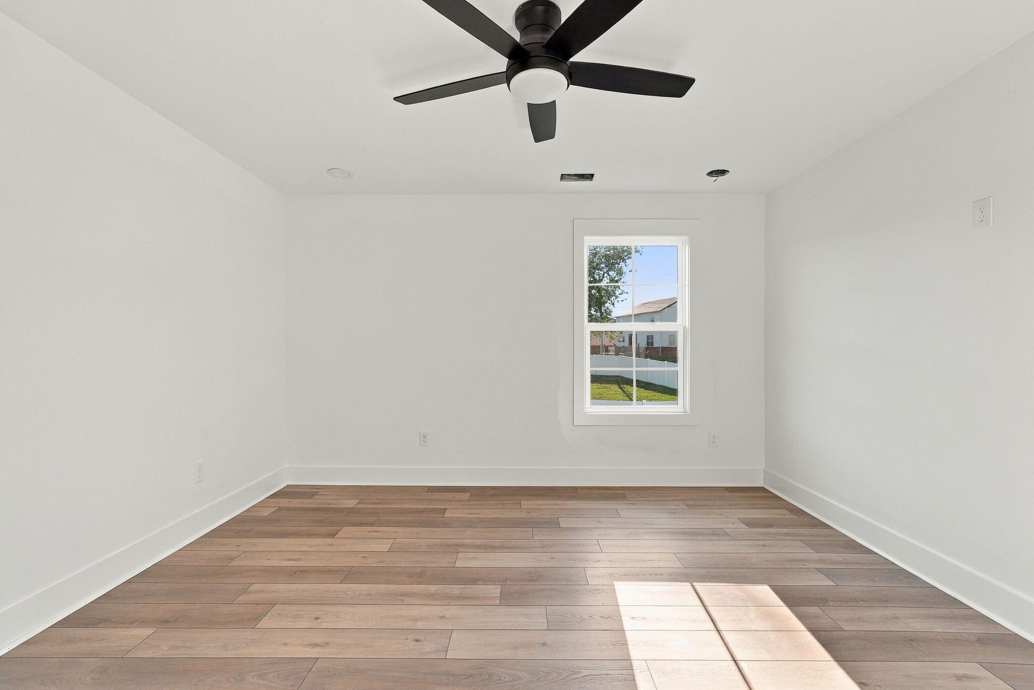 323 Skaggs Boulevard Property Photo 29