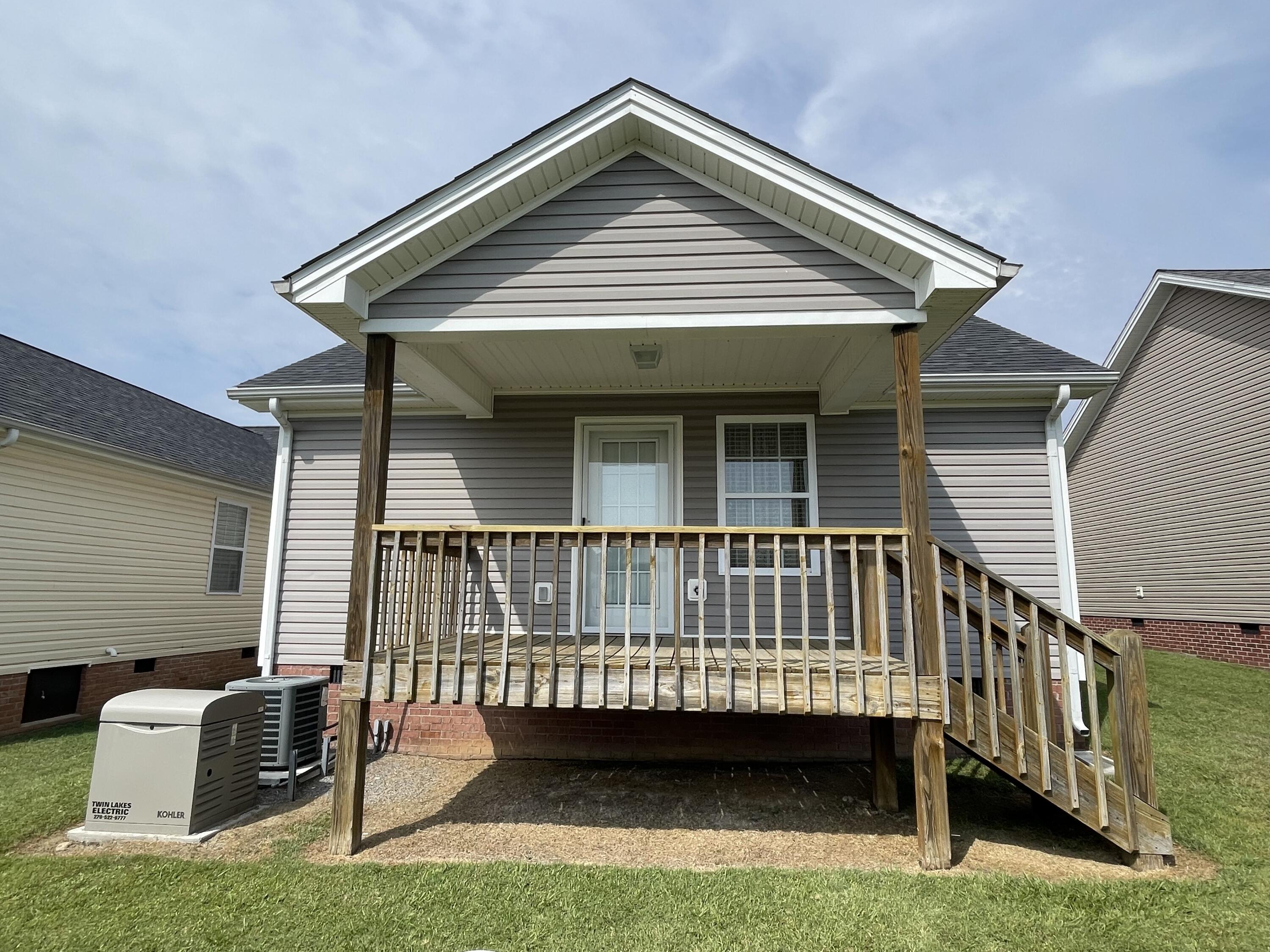 67 Lone Oak Property Photo 3