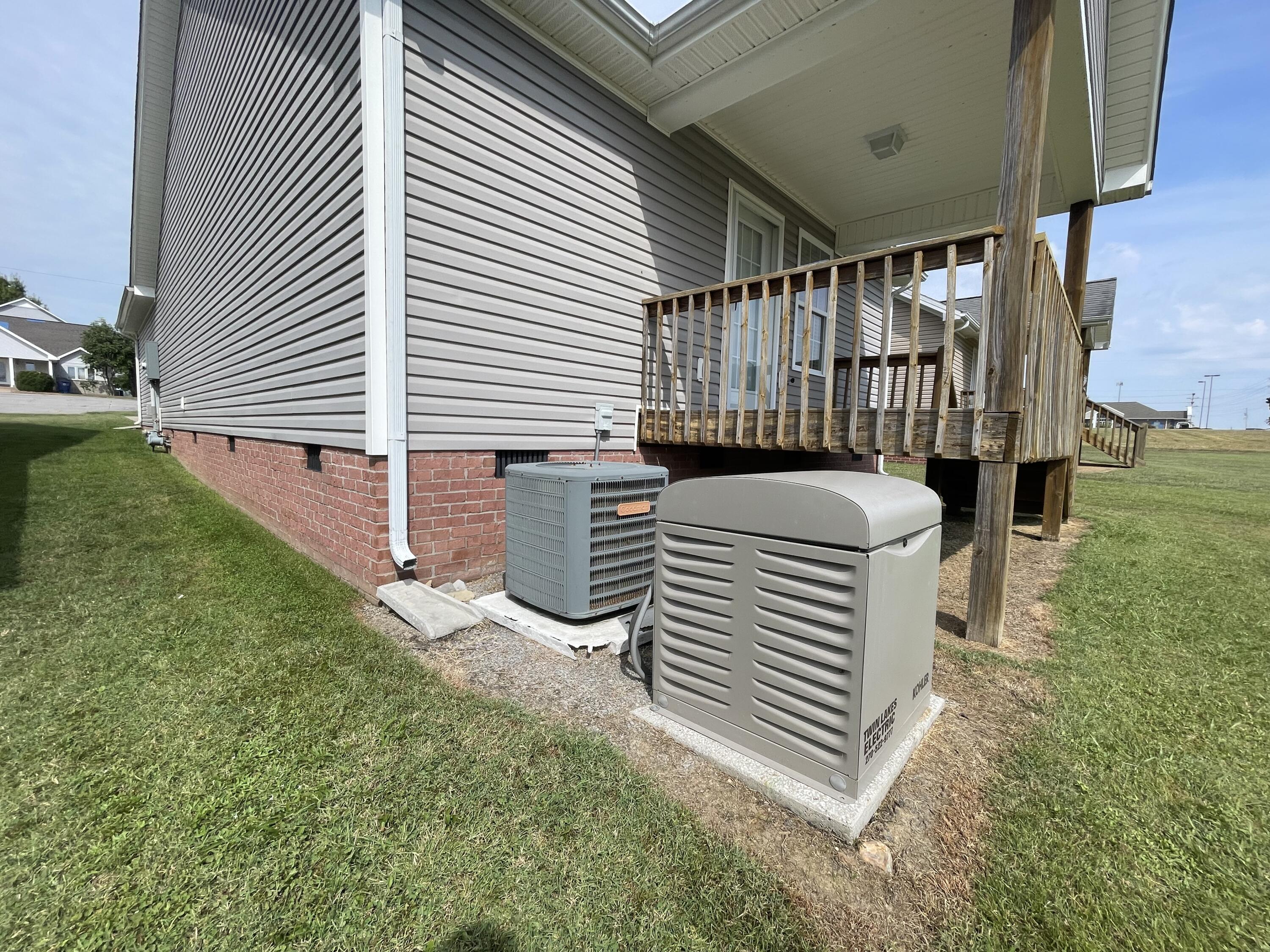 67 Lone Oak Property Photo 4