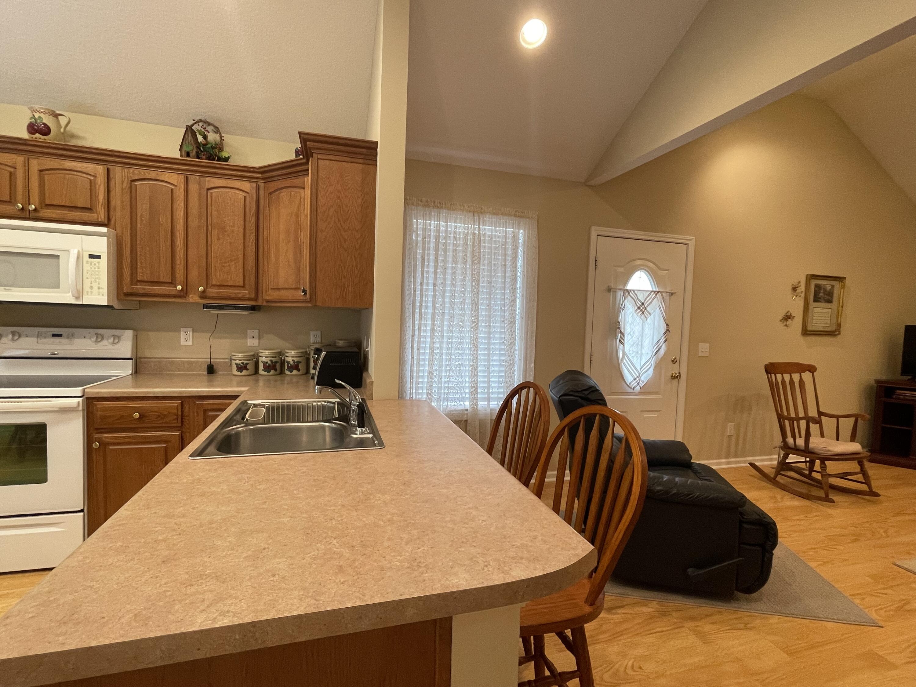 67 Lone Oak Property Photo 8