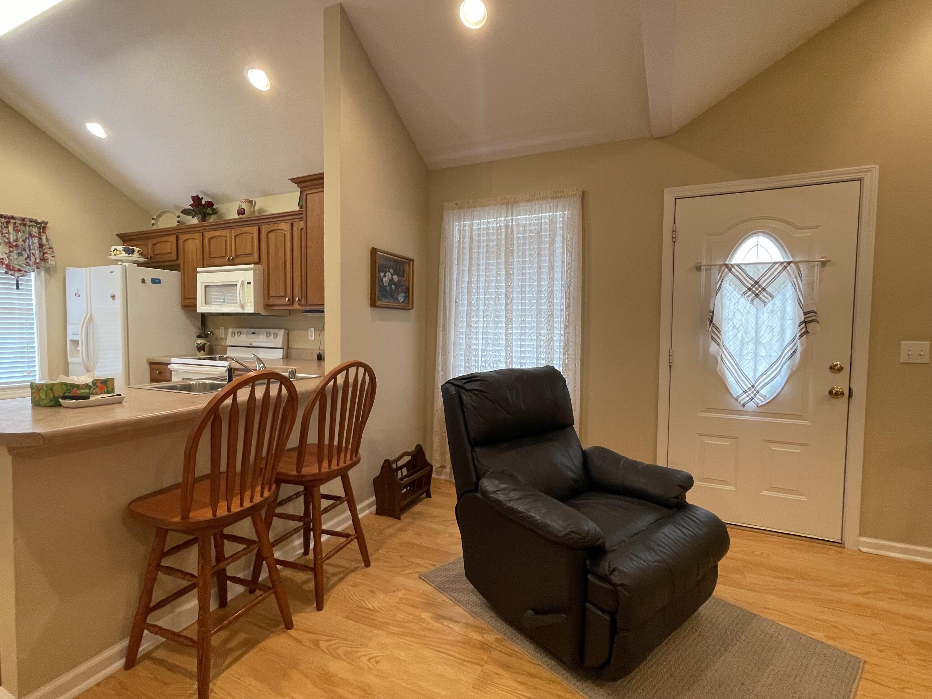 67 Lone Oak Property Photo 9