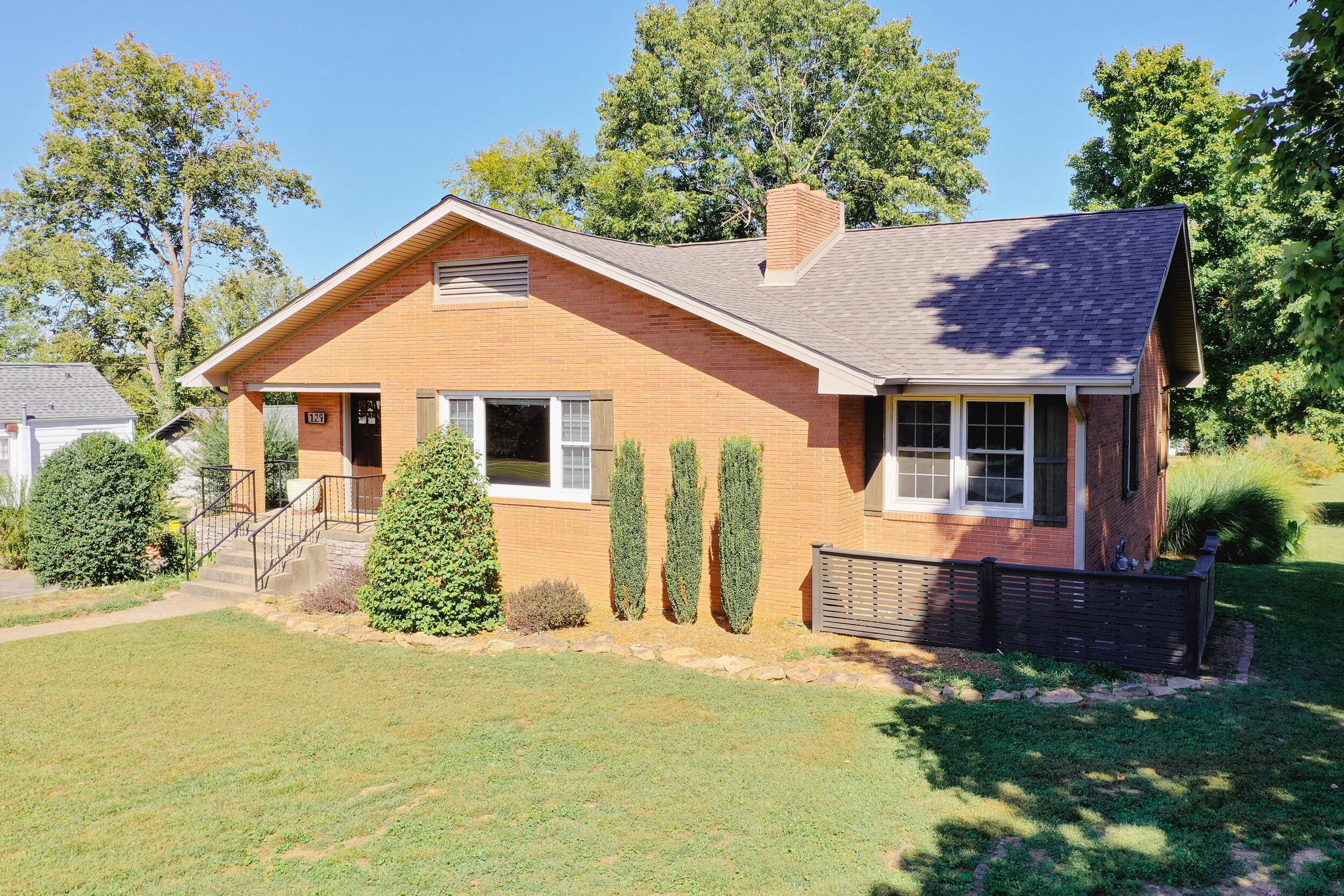 129 N Highland Avenue Property Photo 3