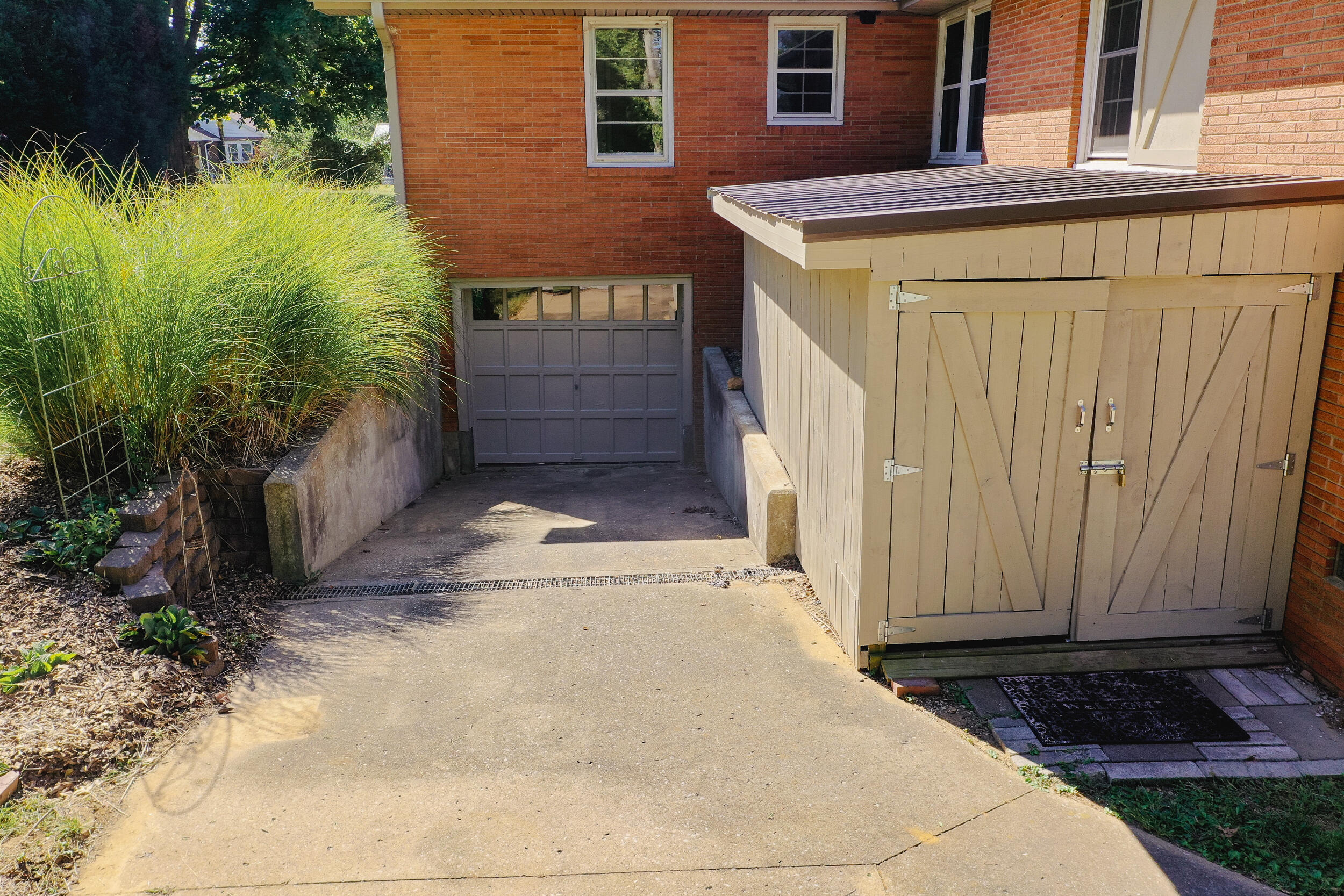 129 N Highland Avenue Property Photo 7